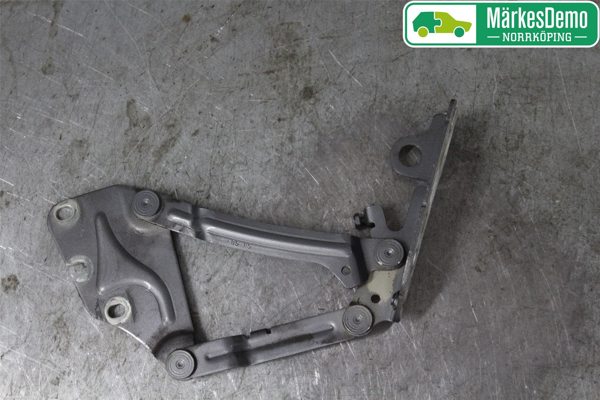 Volkswagen VW GOLF PLUS/CROSS GOLF 04-14 Huvgångjärn