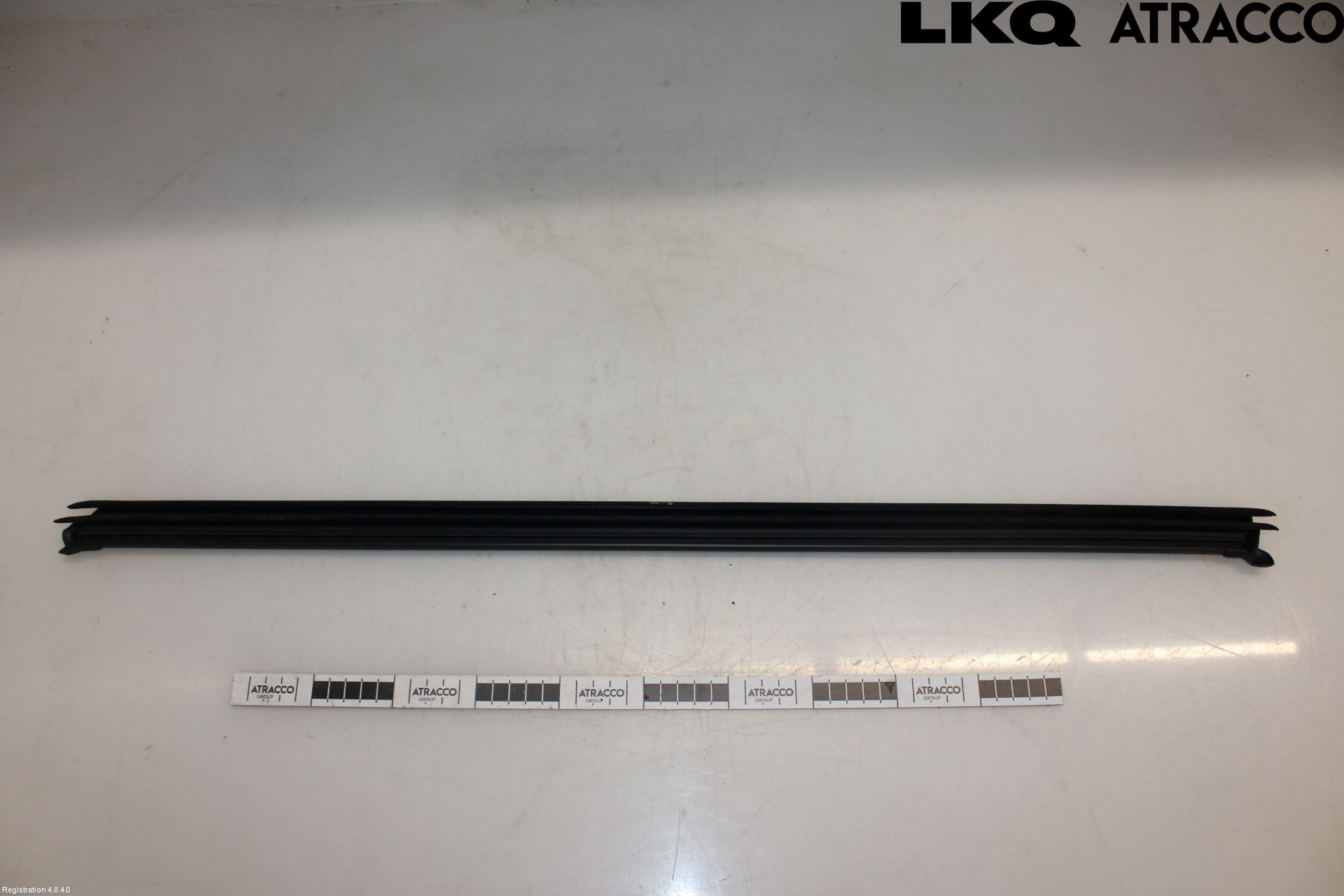 Volkswagen VW T-ROC 18- Dörr Dekorlist Fram Vä