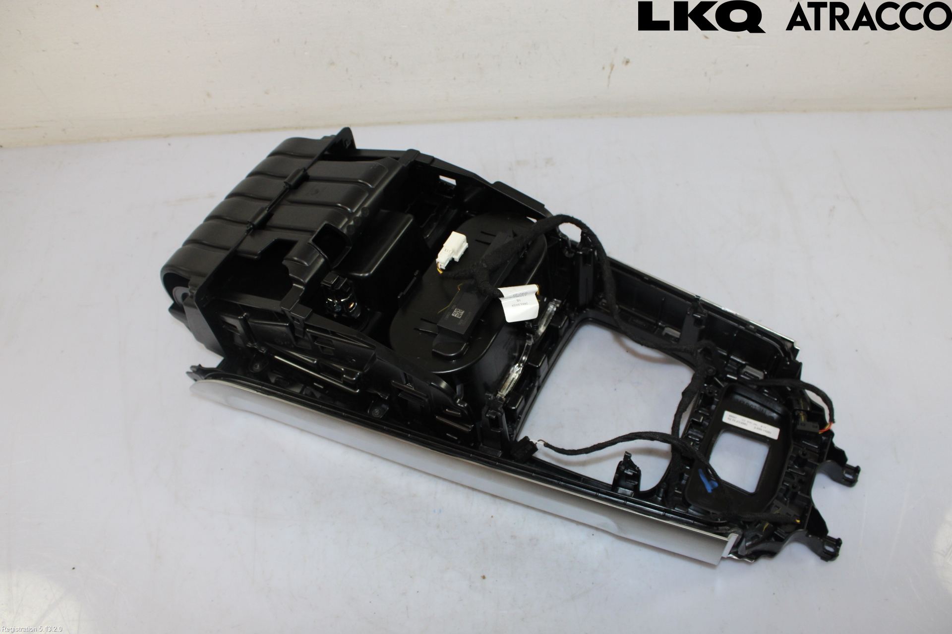 Mercedes-Benz MB EQB (X243) 22- Instrumentkonsoll Mitt