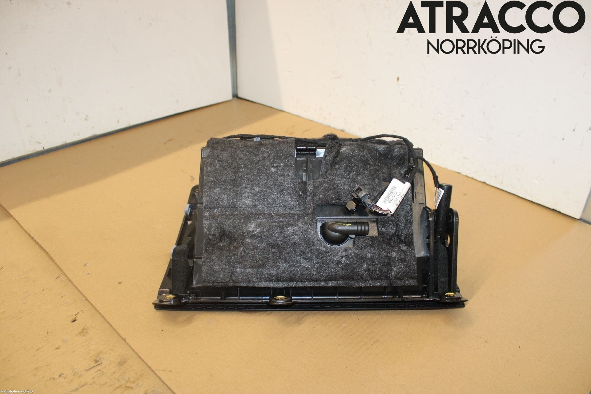 Audi Q3 8U 12-18 Handskfack