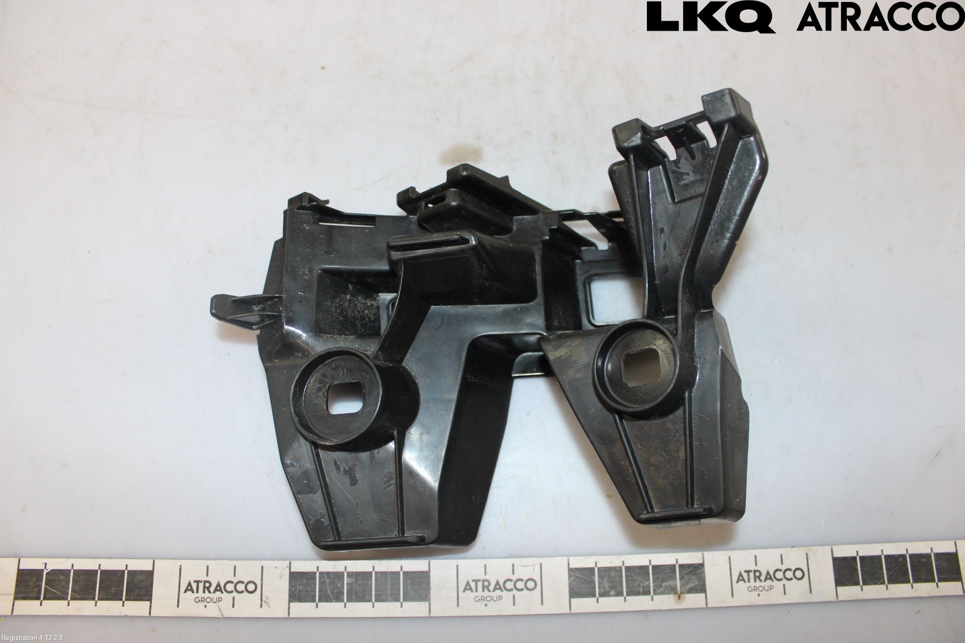 Volkswagen VW PASSAT 15-19 Stötfångarfäste Bak Hö