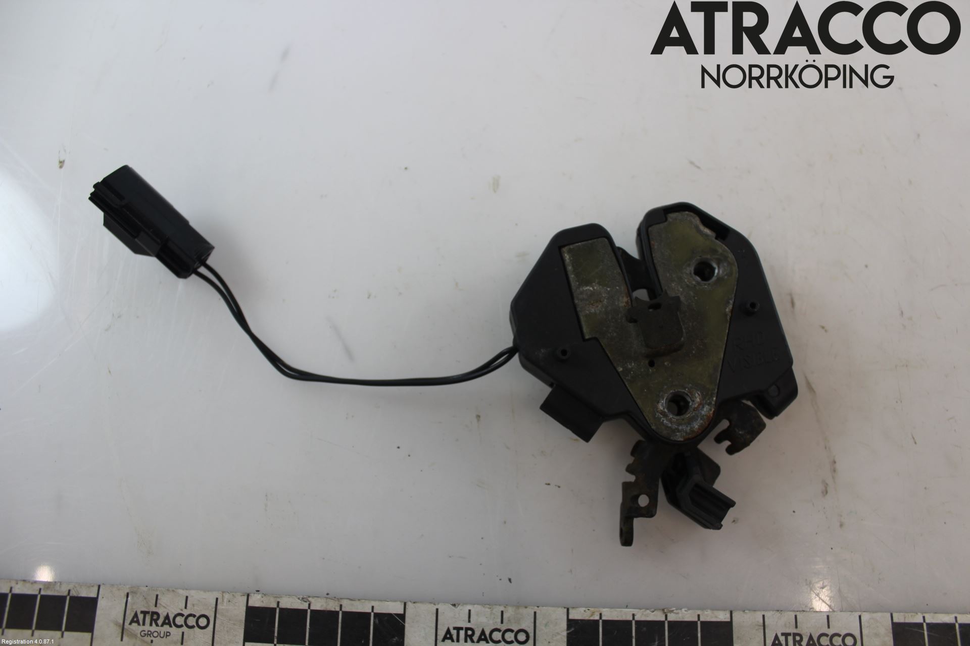 Volvo V70 05-08 Huvlås