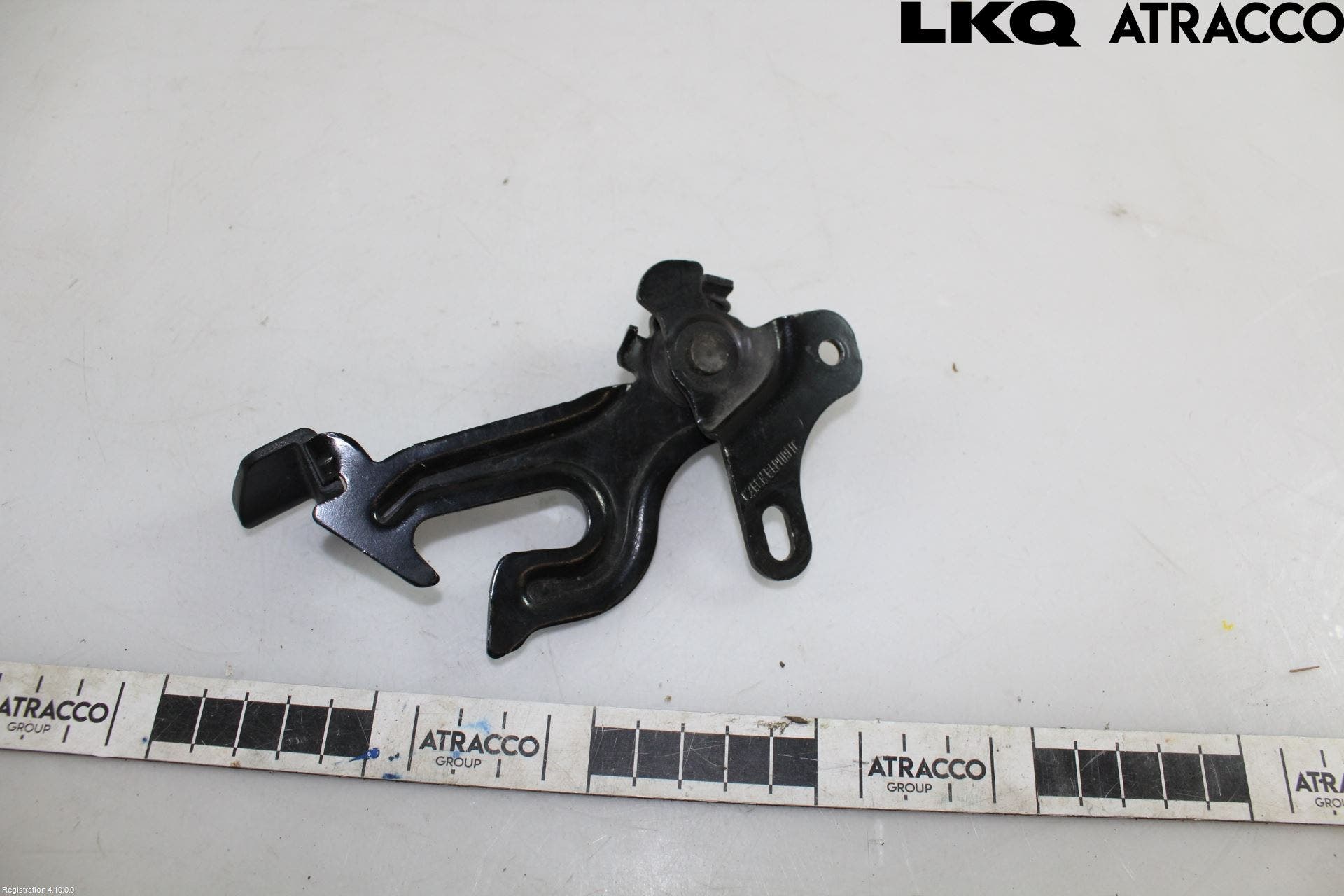 Volvo V40 12-19 Huv Spärr