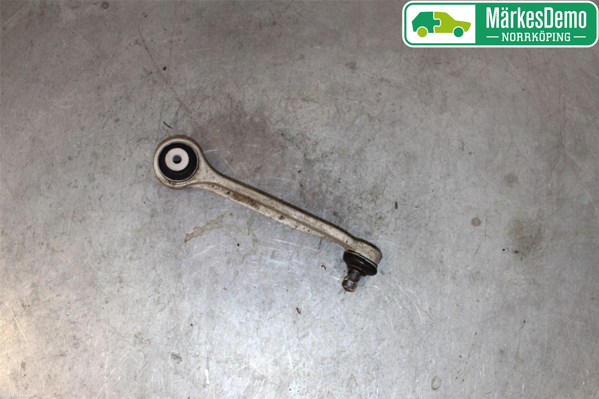 Audi A4/S4 B9 16-19 Bärarm Fram Övre Hö