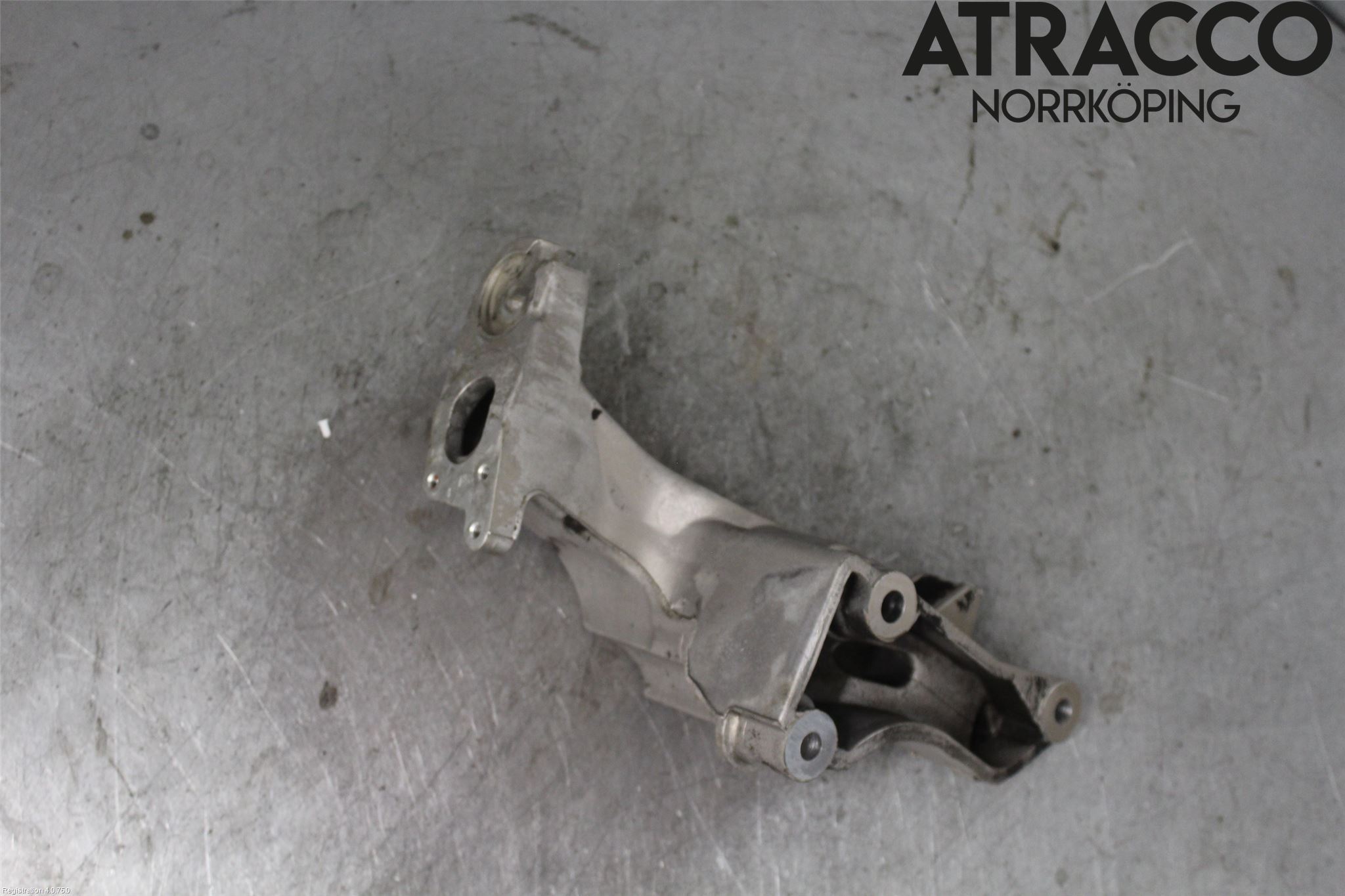 Saab 9-5     06-10 Motorfäste