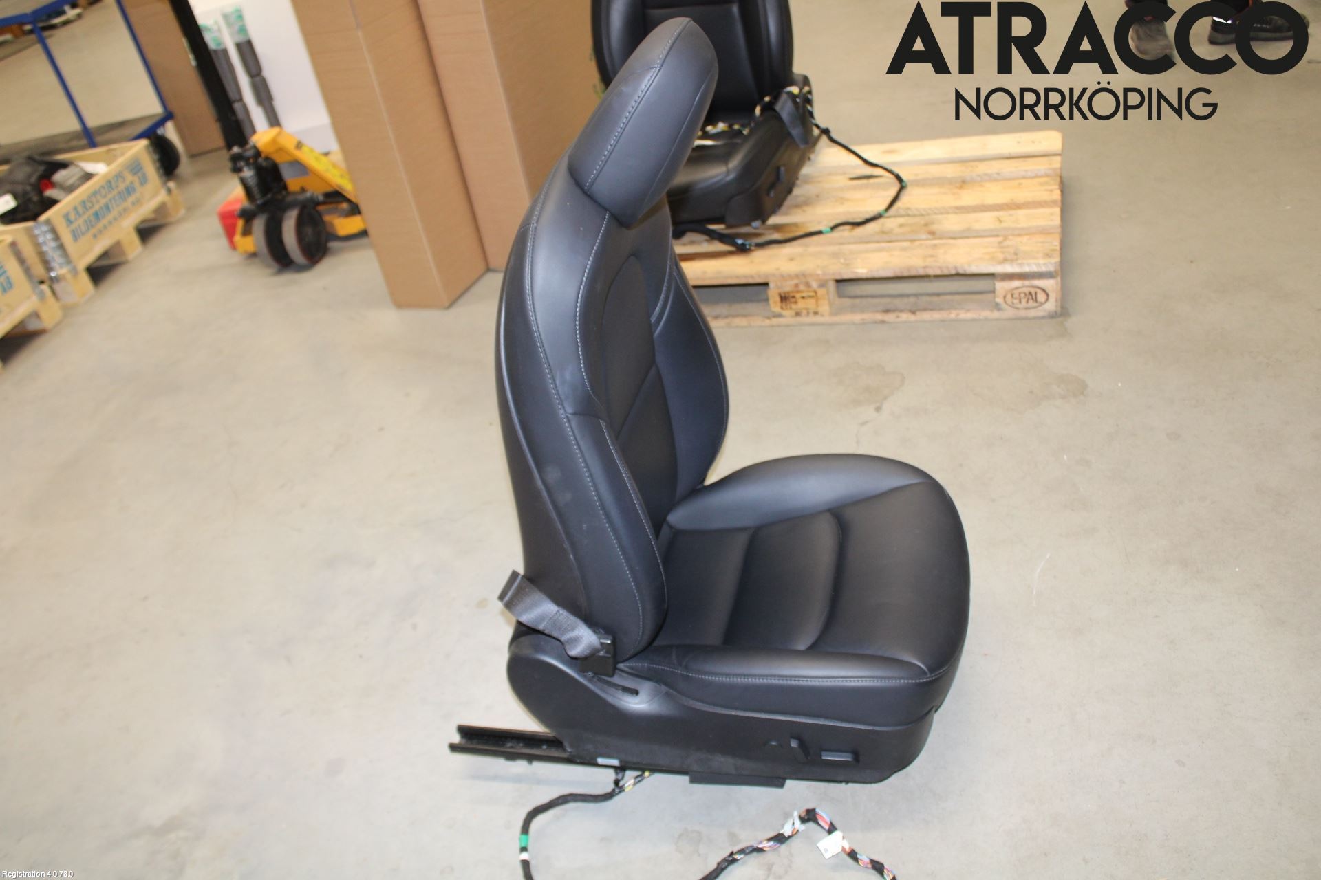 Tesla MODEL 3 17- Inredning Stol Fram Hö