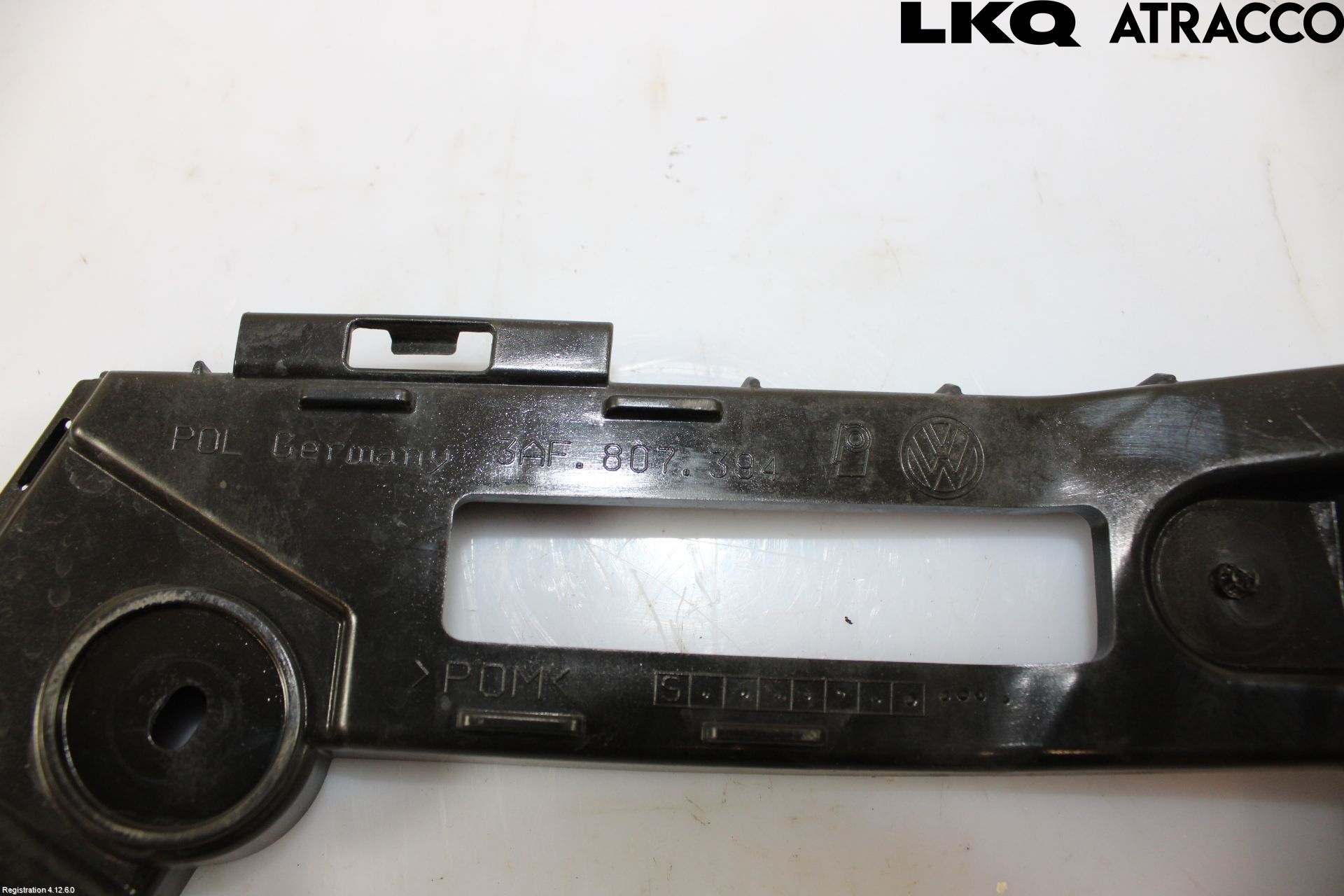 Volkswagen VW PASSAT 11-14 Stötfångarfäste Bak Hö