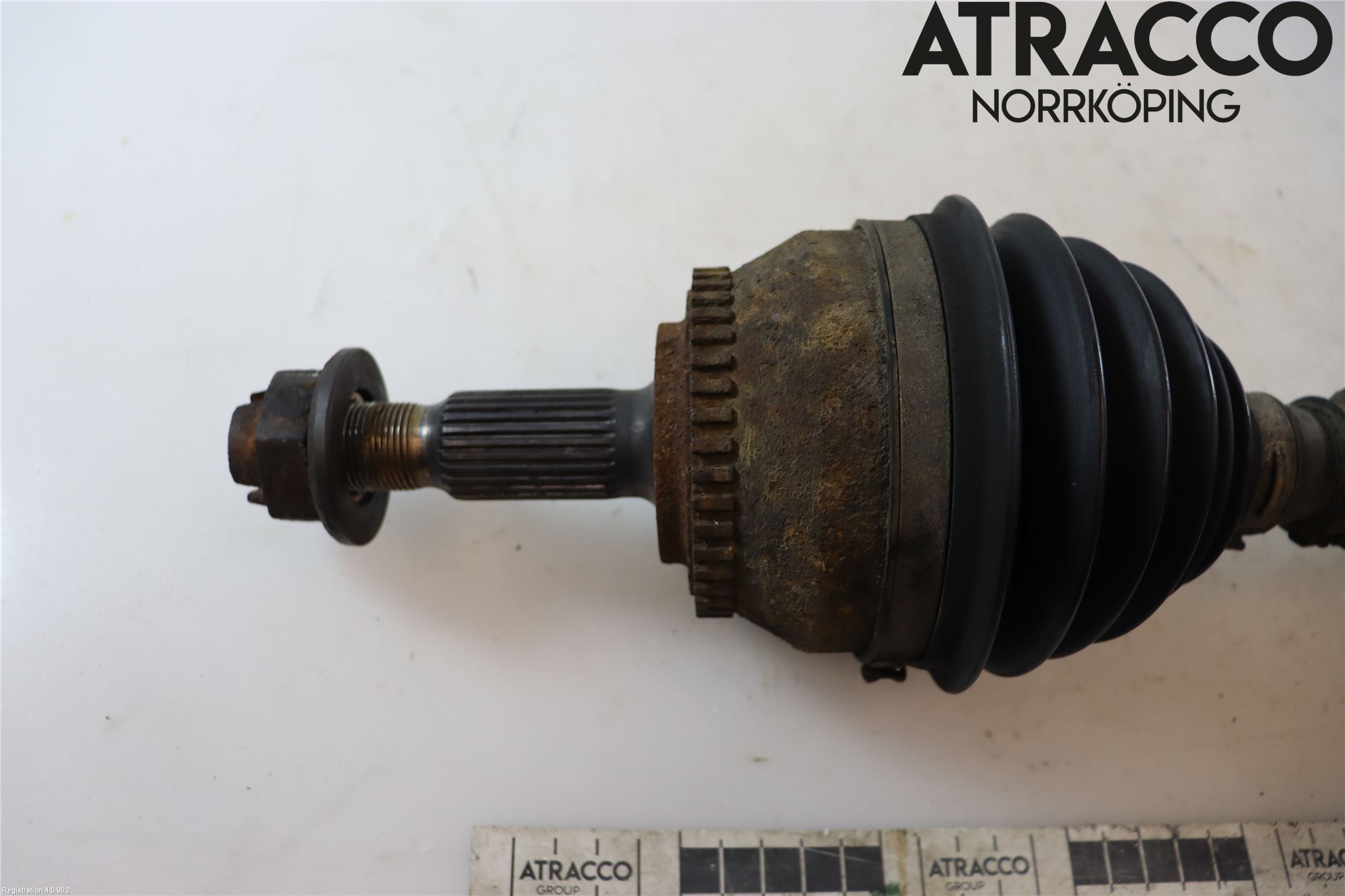 Volvo S40/V40    96-04 Drivaxel Fram Vänster