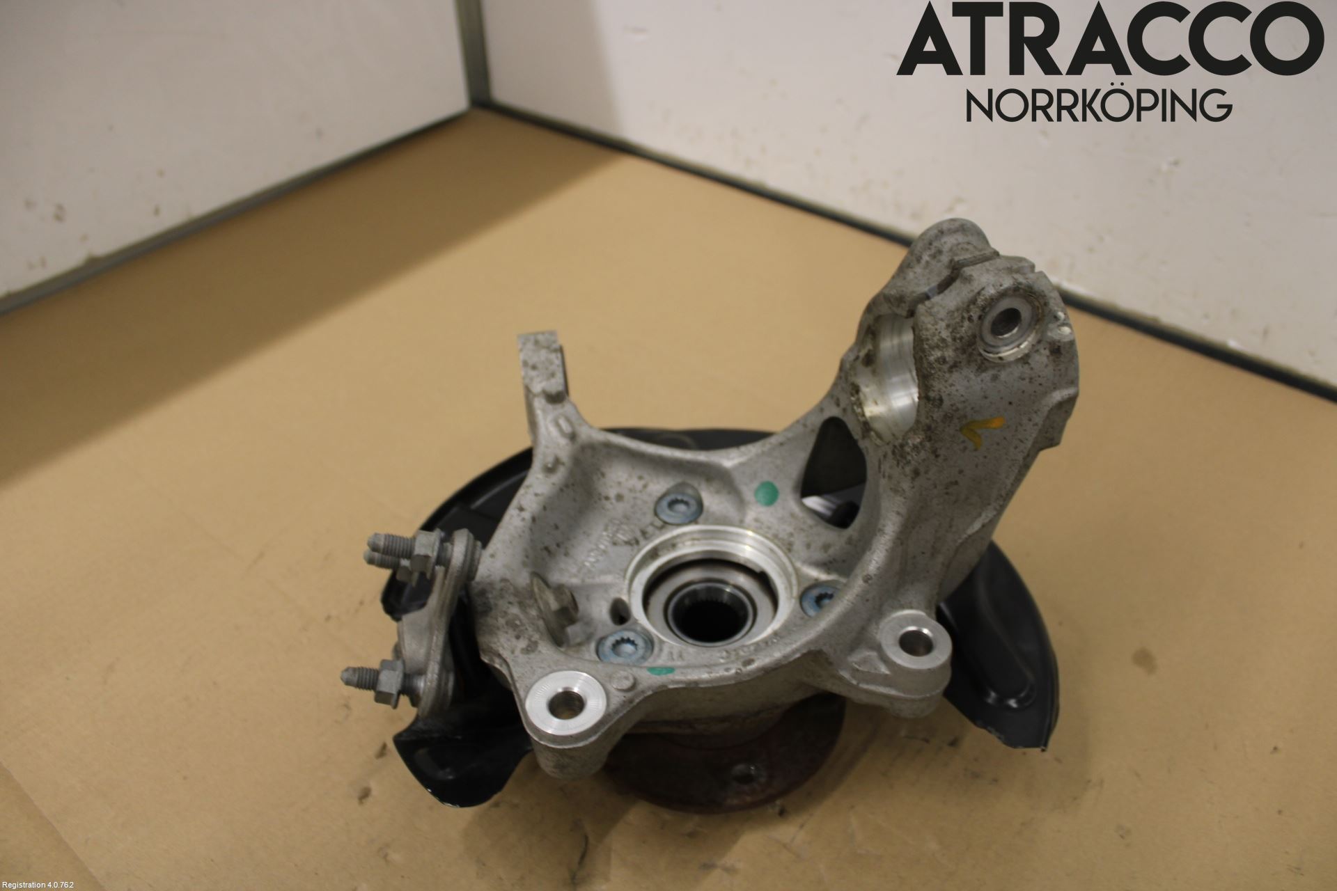 Audi Q2/SQ2 17- Styrspindel Lagerhus Vä