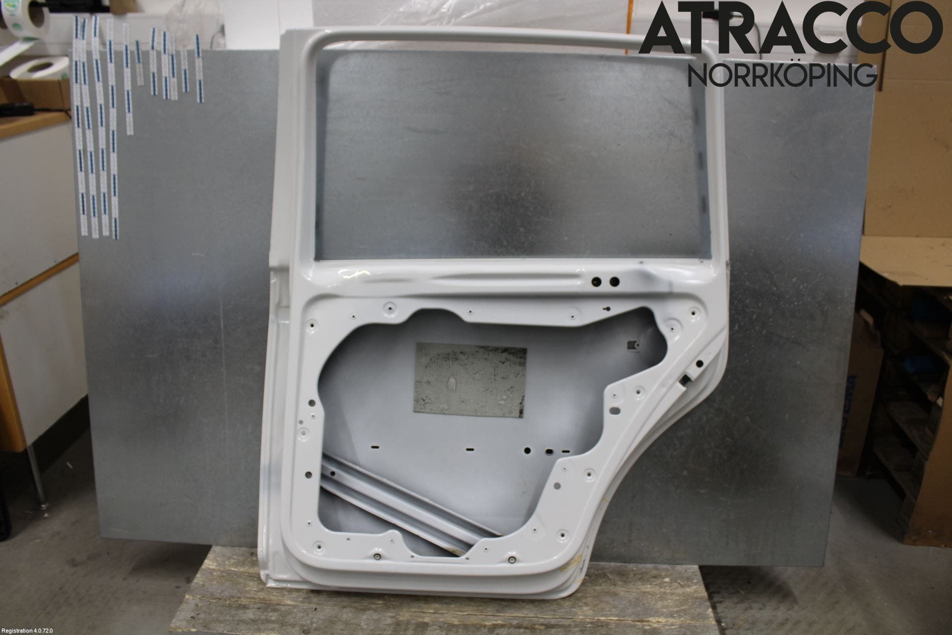 Volkswagen VW TOURAN 10-15 Dörr Bak Höger