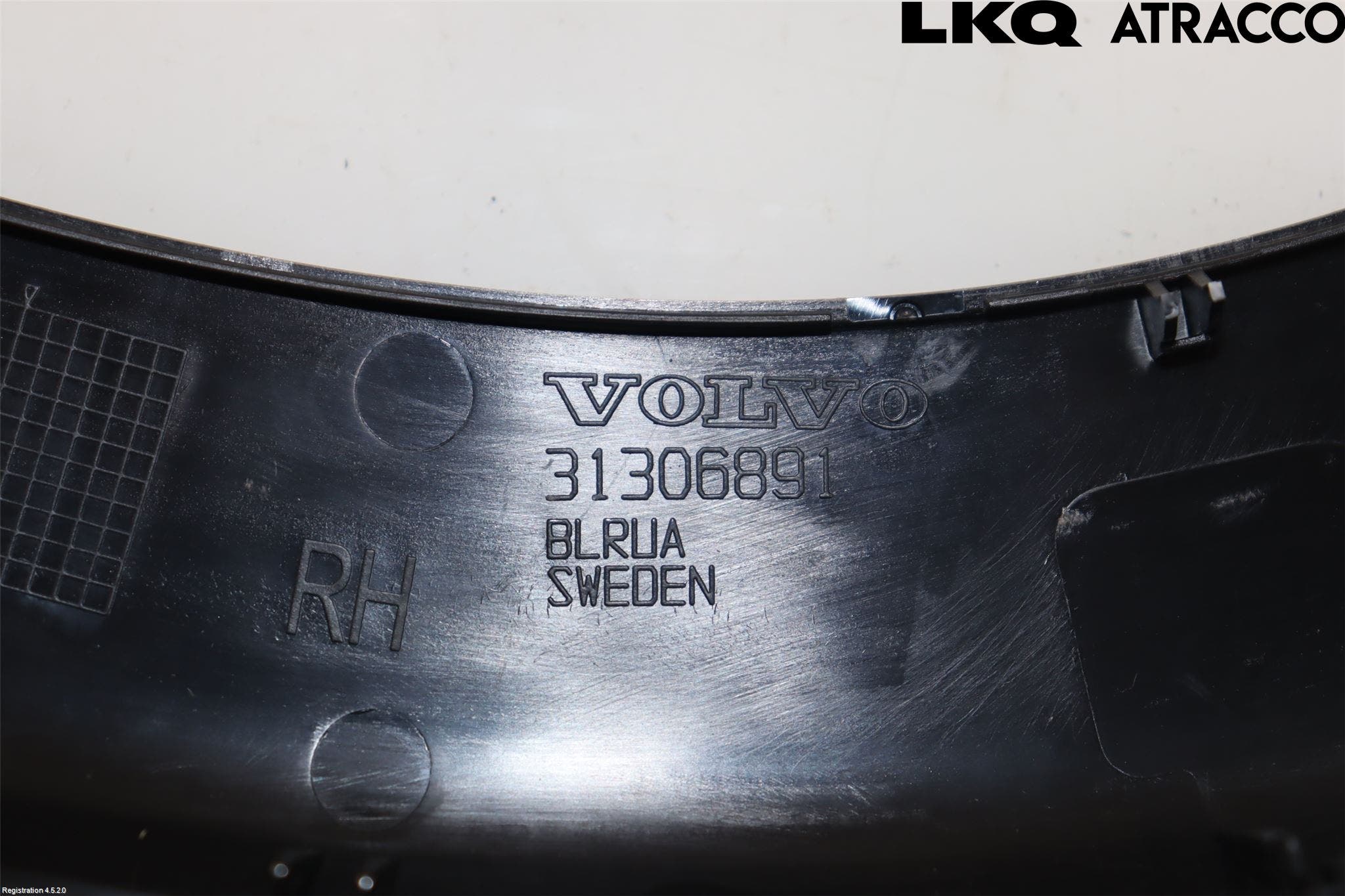 Volvo S60 05-10 Bakluckegångjärn Hö