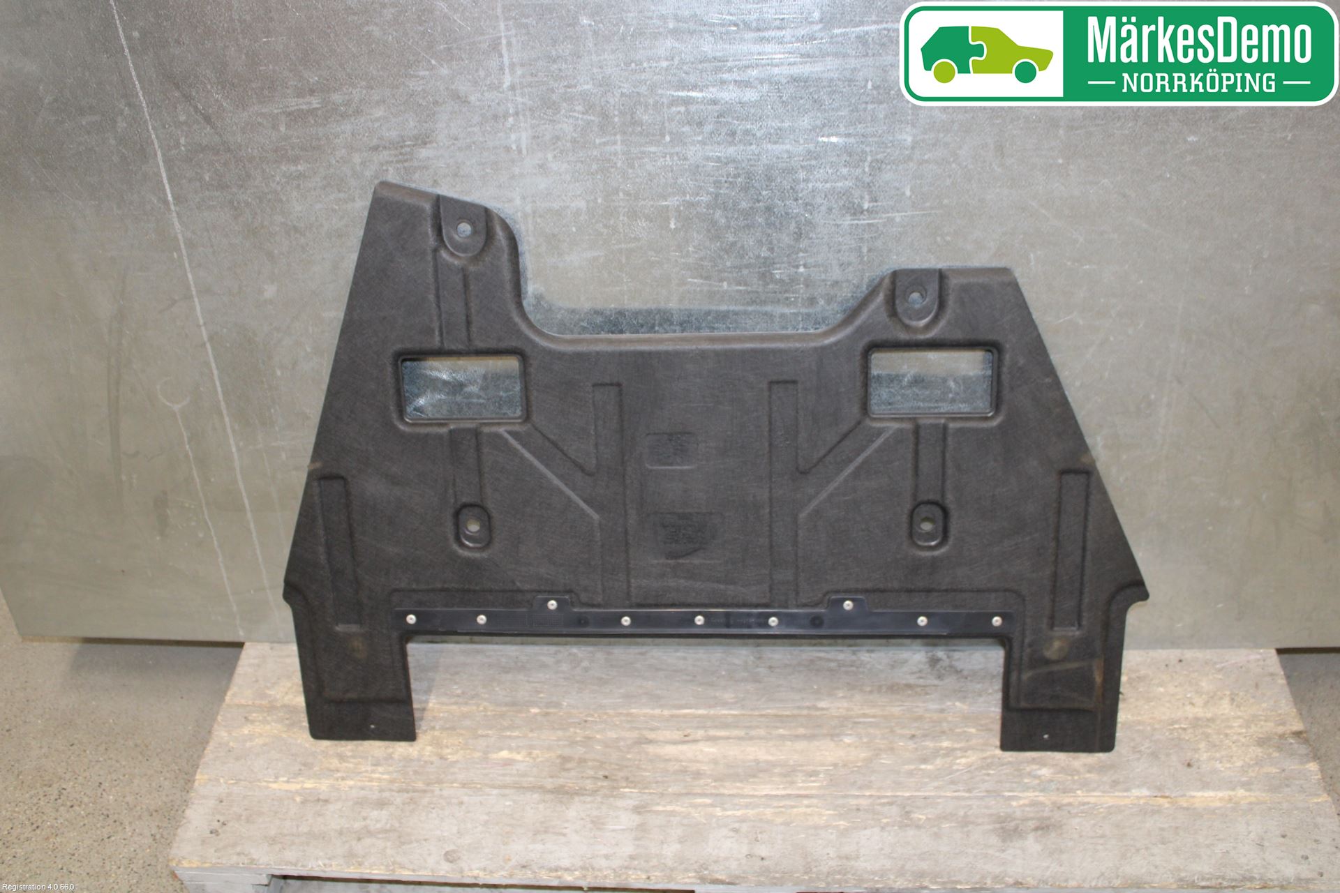 Jaguar E-PACE 17- Hasplåt Plåt-Plast