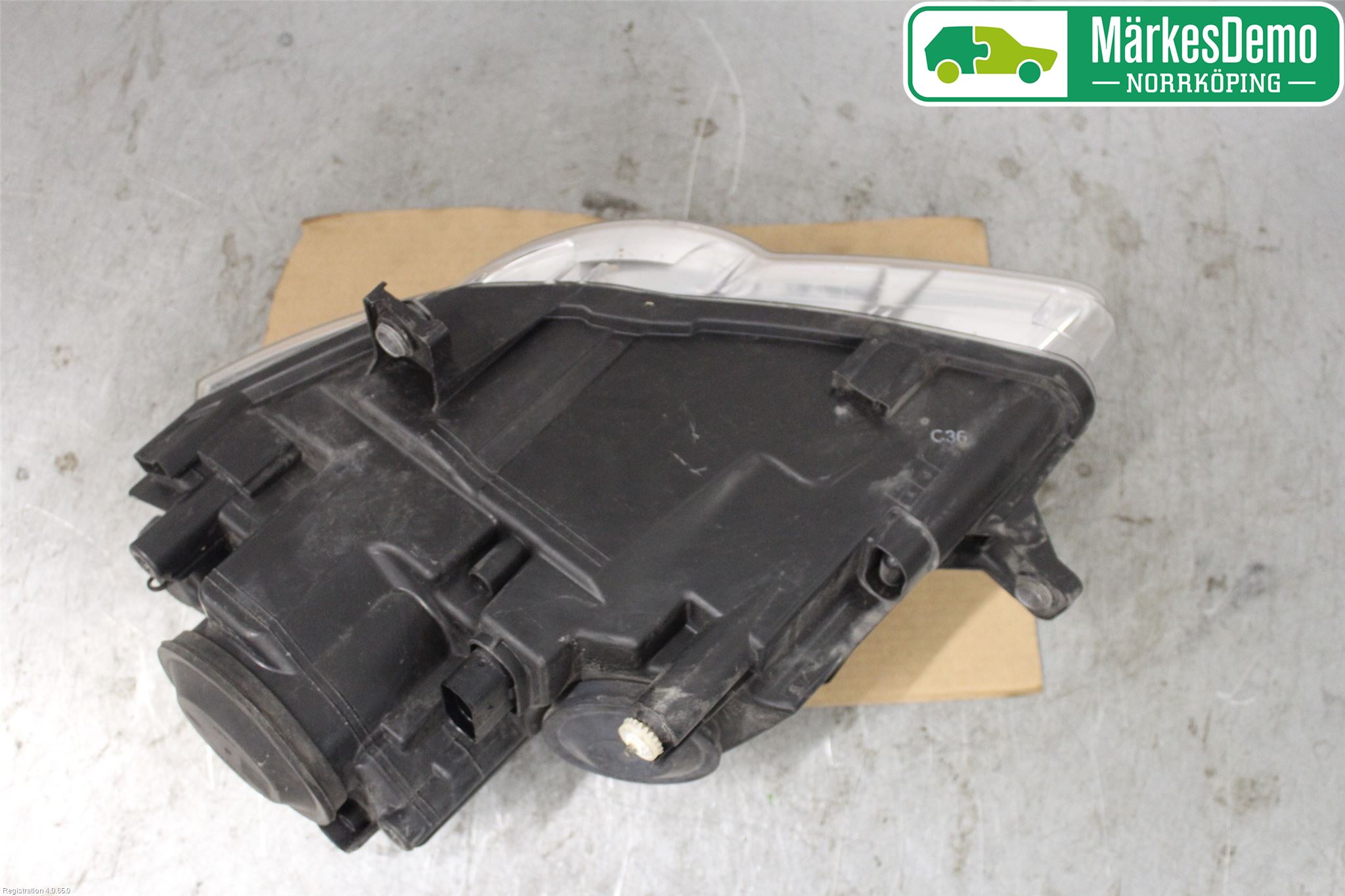 Volkswagen VW PASSAT 05-11 Strålkastare Höger