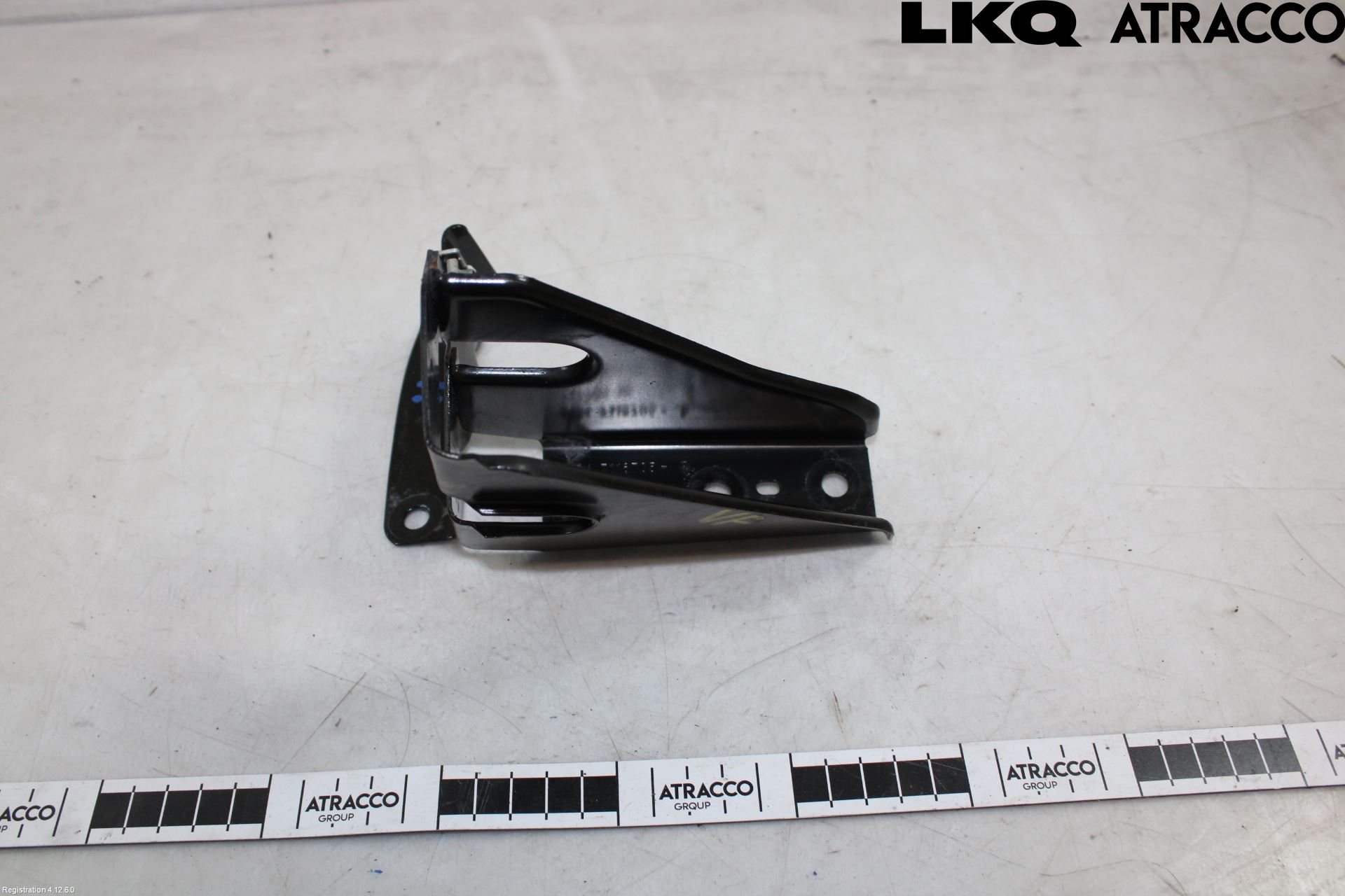 BMW 3 E90/91 SED/TOU 05-12 Front Huvlåsplåt-Balk