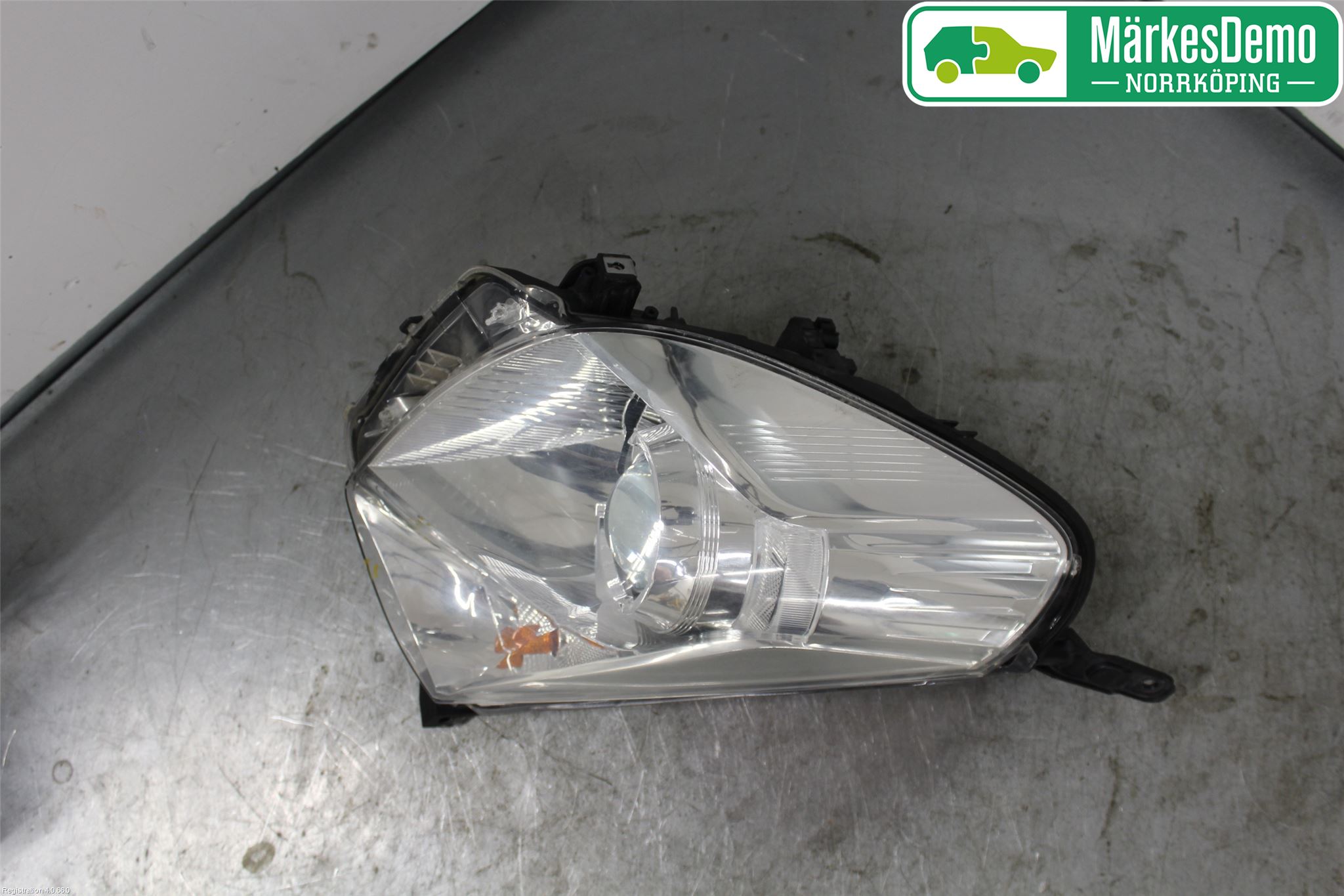 Toyota iQ Strålkastare Höger