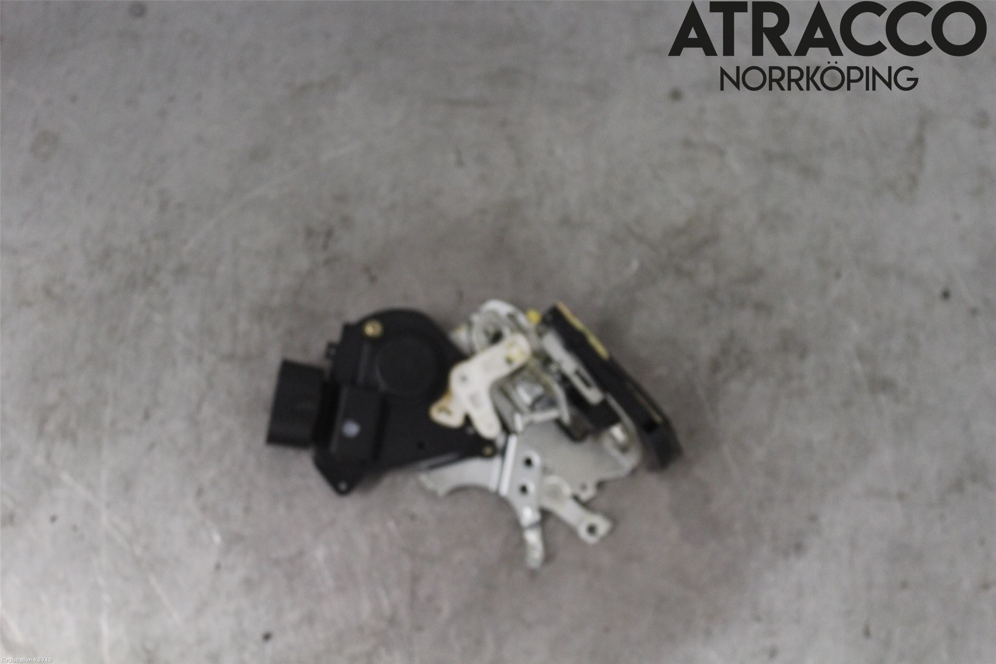 Lexus IS 200/300   99-05 Låskista-Dörrlås