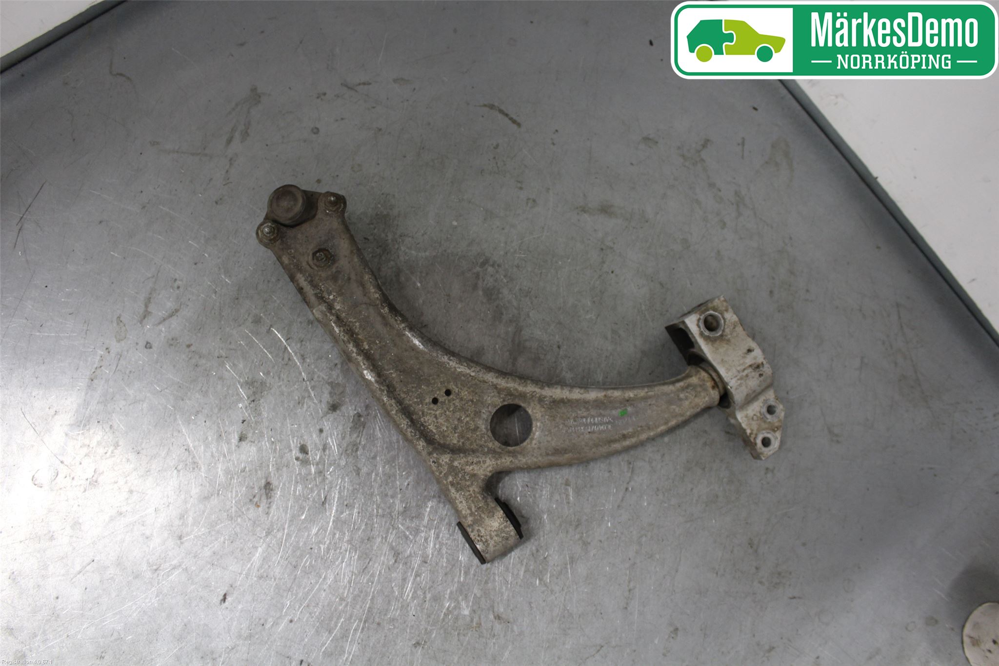 Volkswagen VW PASSAT 05-11 Bärarm Fram Undre Vä