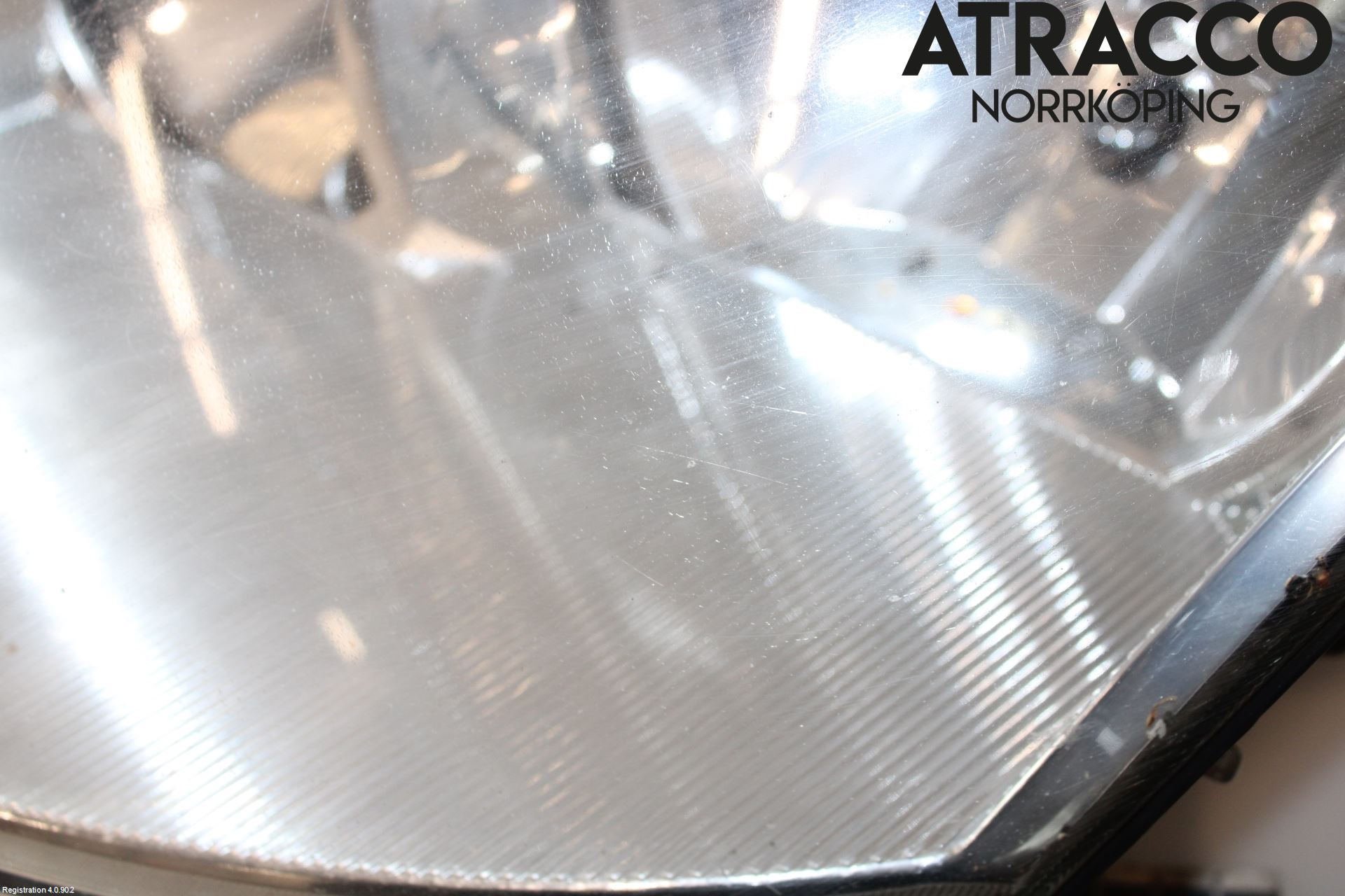 Ford FOCUS     04-07 Strålkastare Vänster