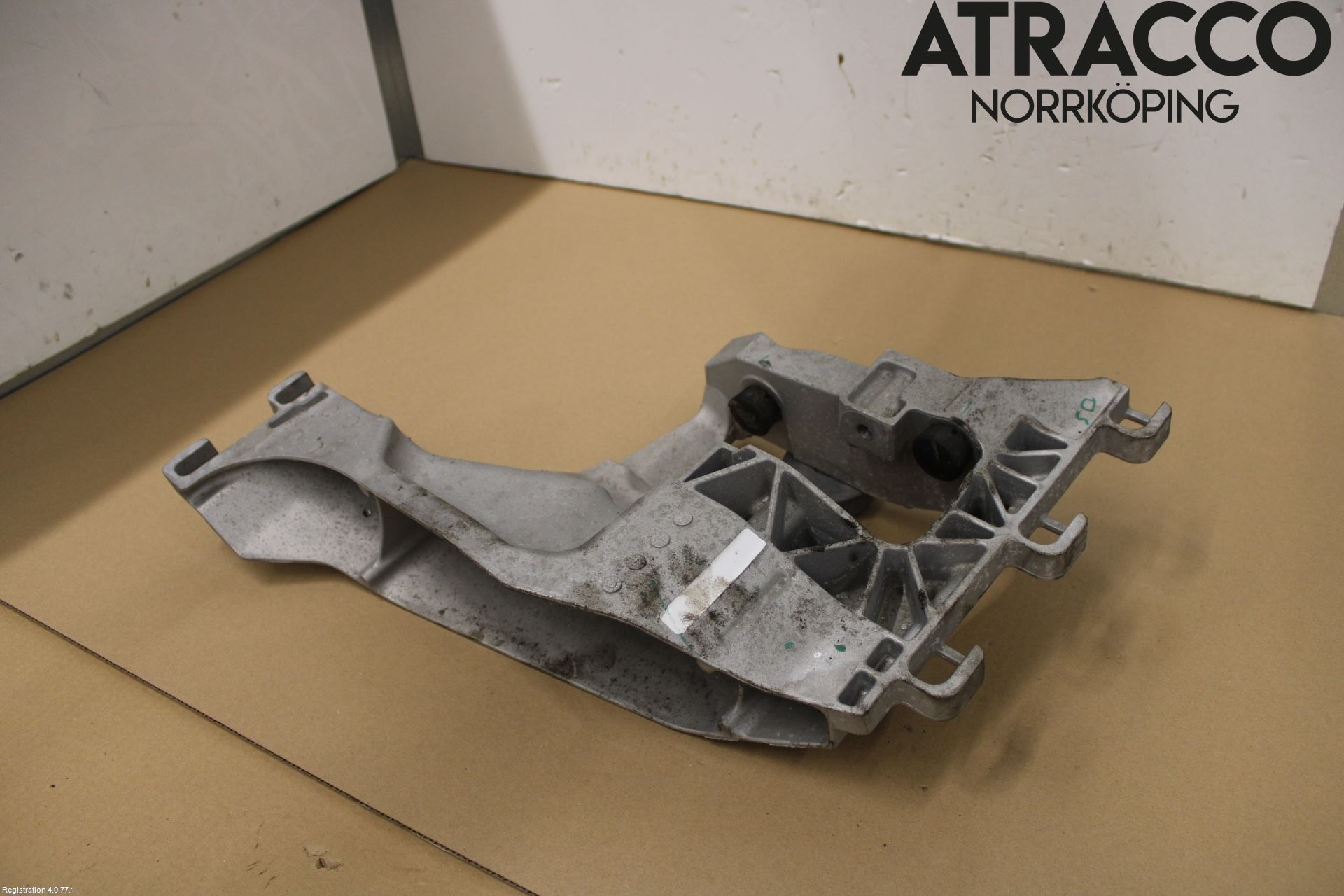 Jaguar F-PACE Växellådsfäste