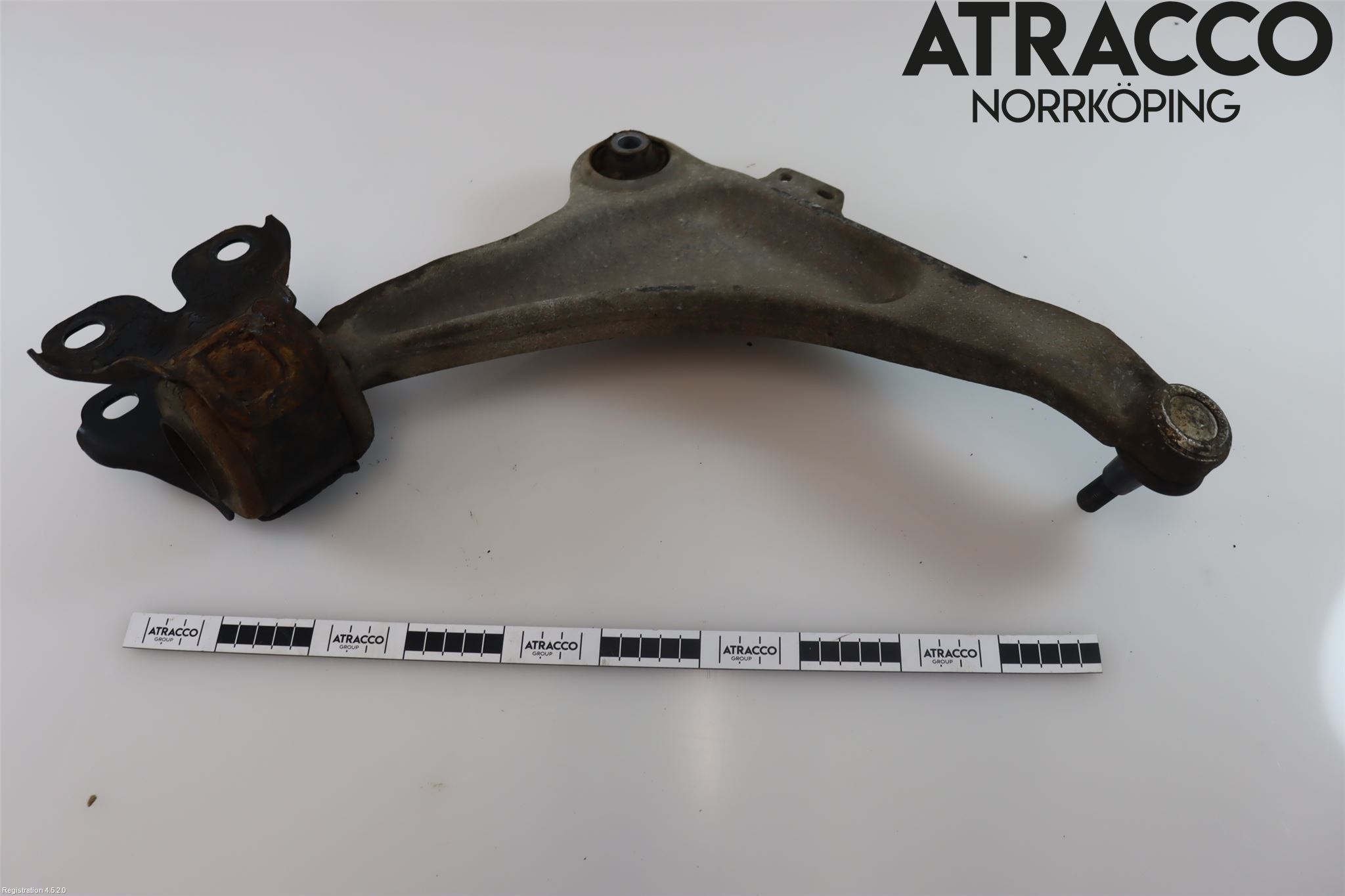 Volvo V60 11-13 Bärarm Fram Undre Vä