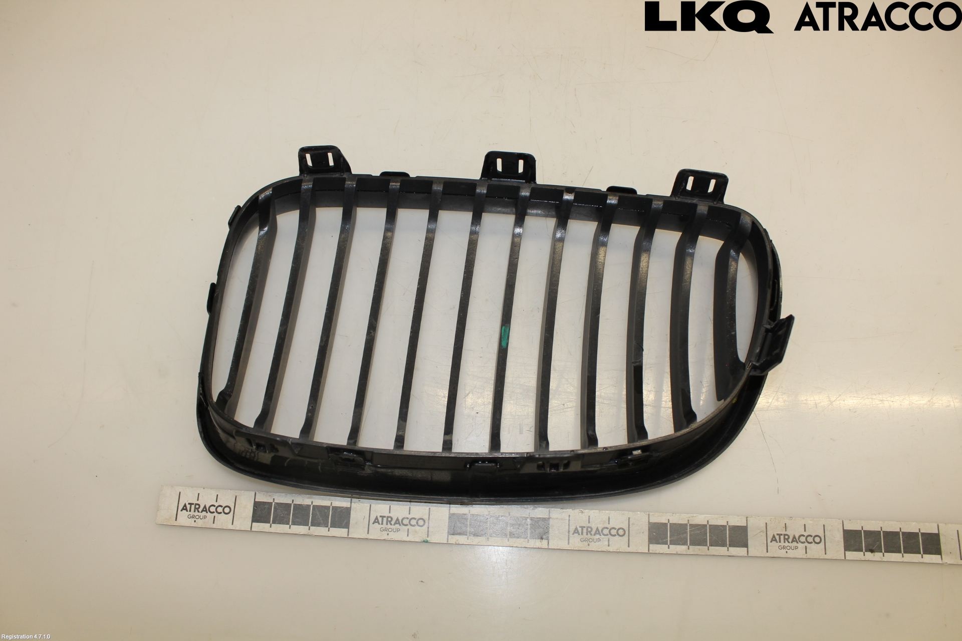 BMW 1 E87/81 5D/3D 03-11 Grilldel Höger