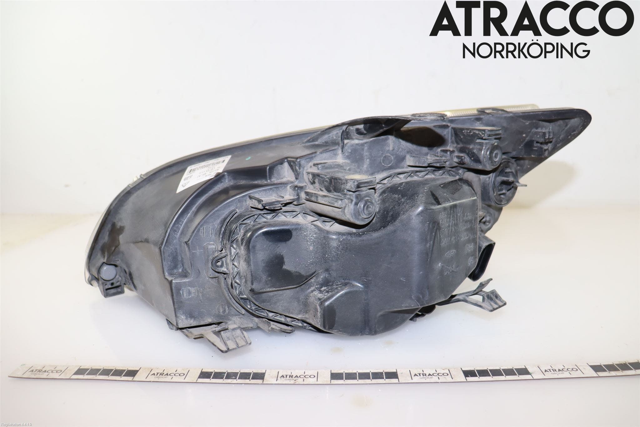 Ford FOCUS 04-07 Strålkastare Höger