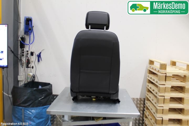 Volkswagen VW PASSAT 15-19 Inredning Stol Fram Hö