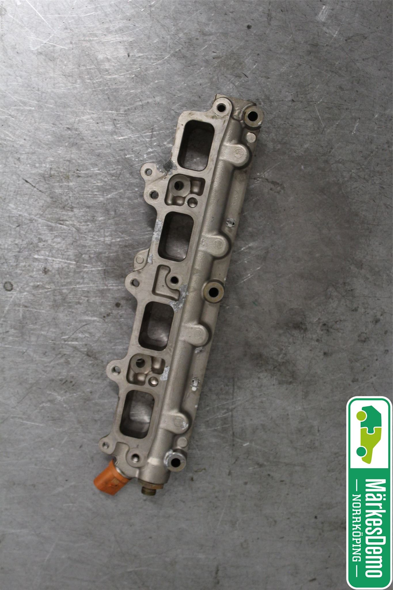 Volkswagen VW PASSAT 11-14 Grenrör Insug