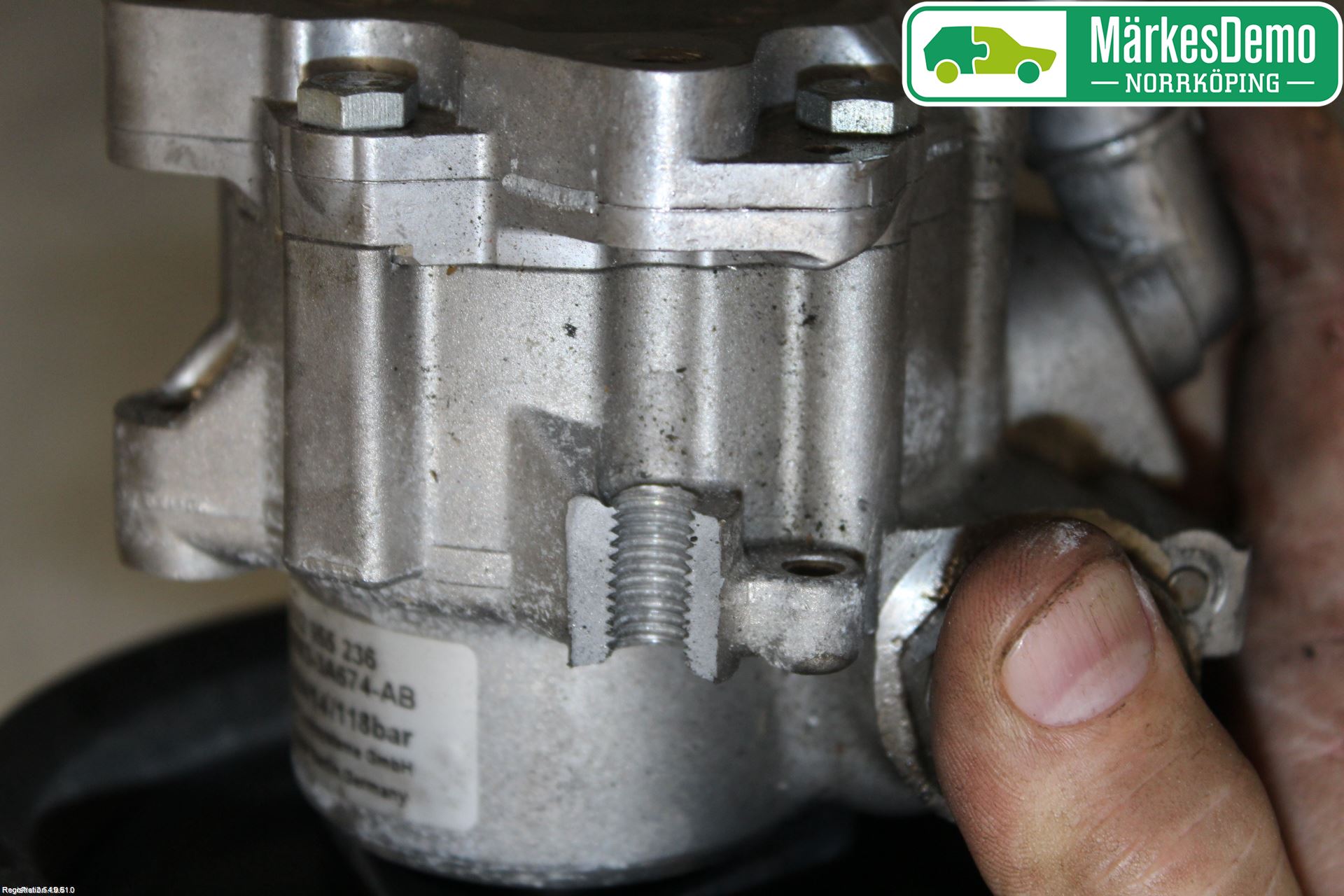 Jaguar F-TYPE Styrservopump