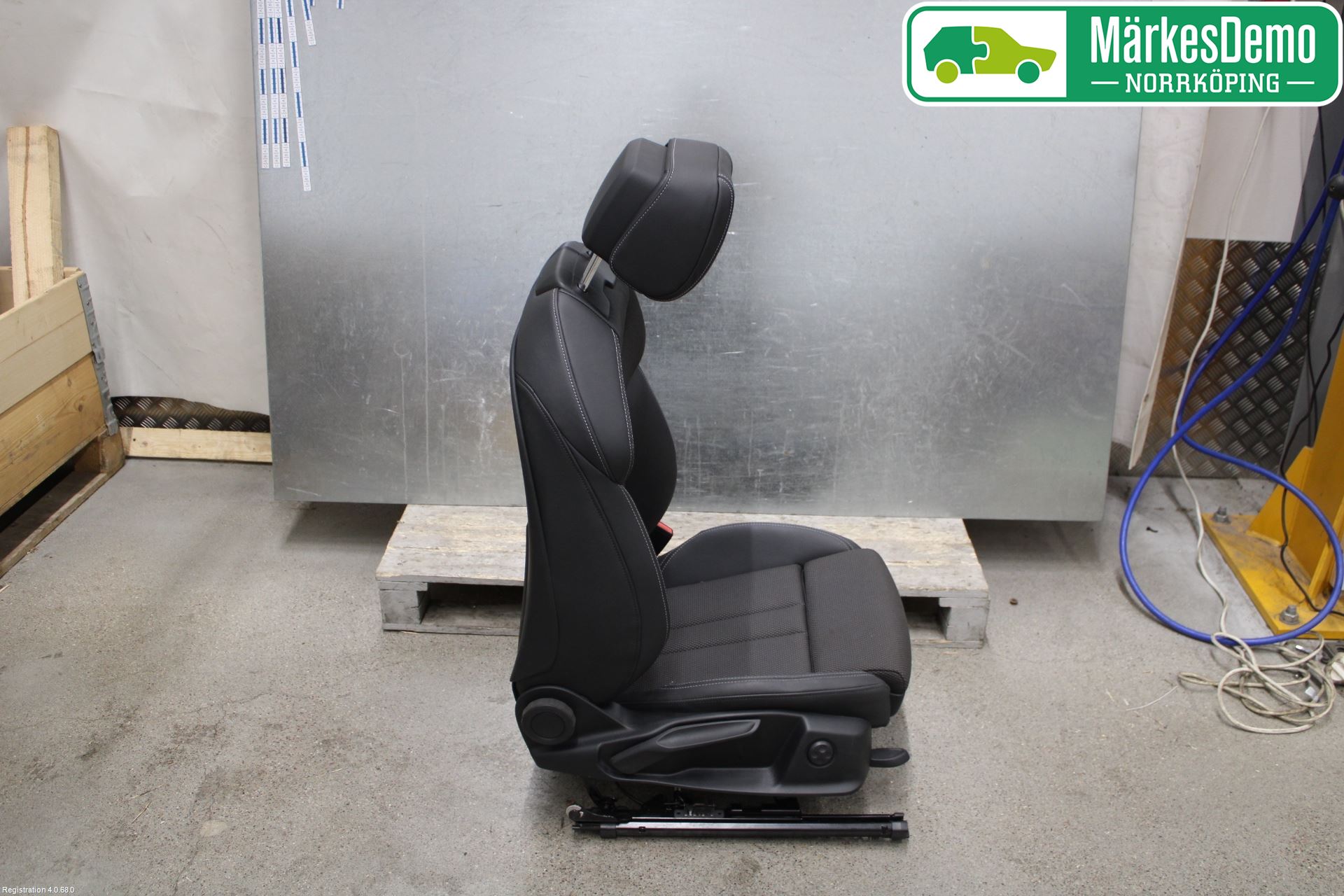 Audi A4/S4 B9 20- Inredning Stol Fram Hö