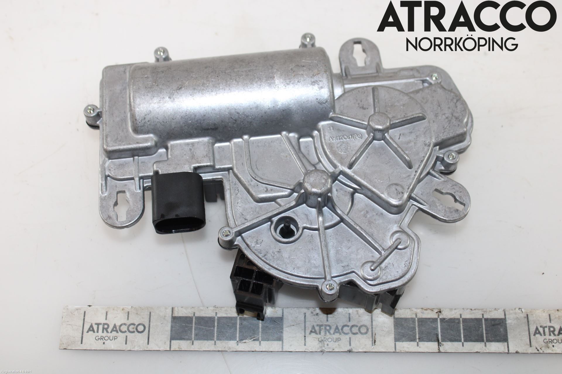 Audi Q3 F3 19- Bakluckeöppnare Automatisk