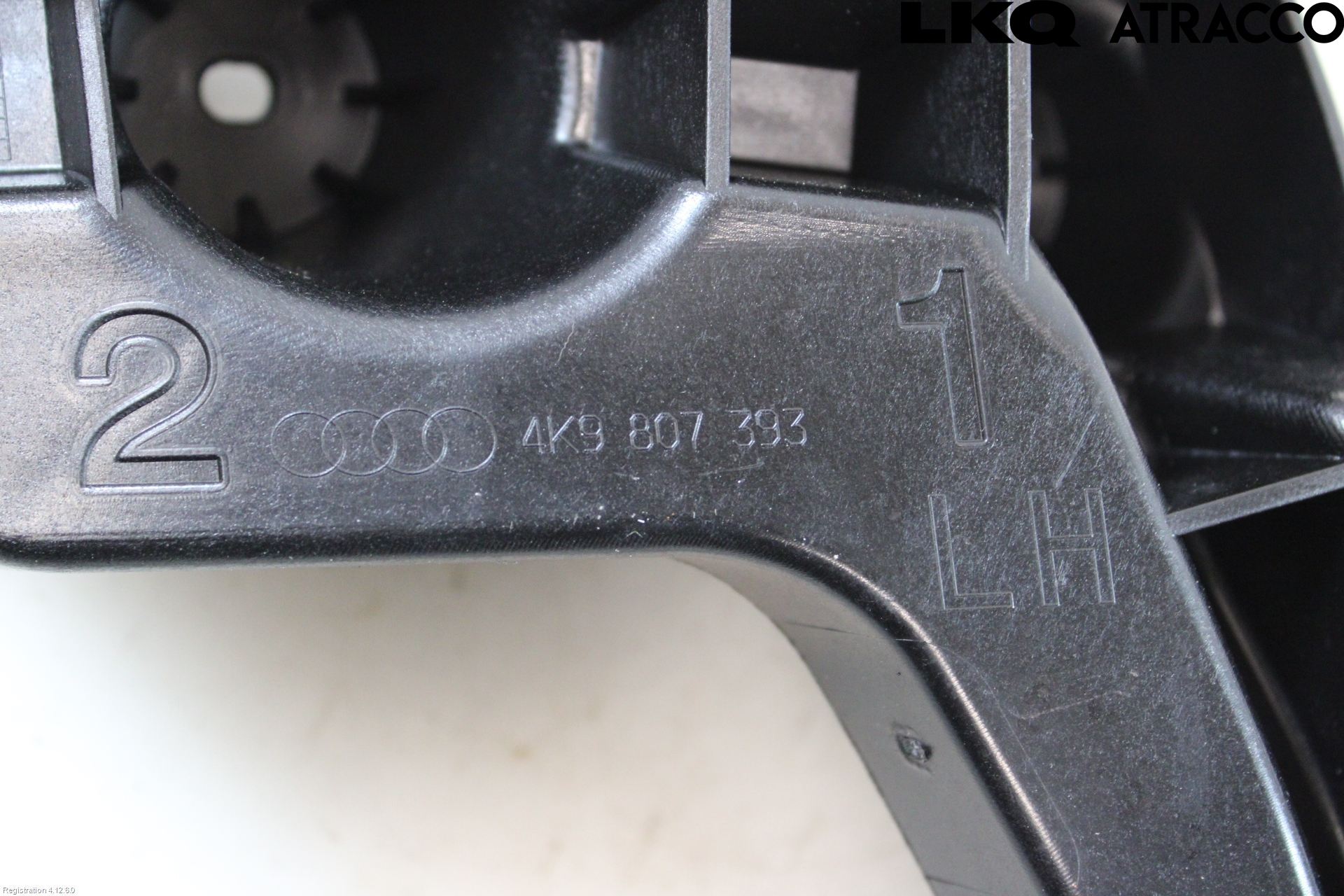 Audi A6 F2/C8 19- Stötfångarfäste Bak Vä