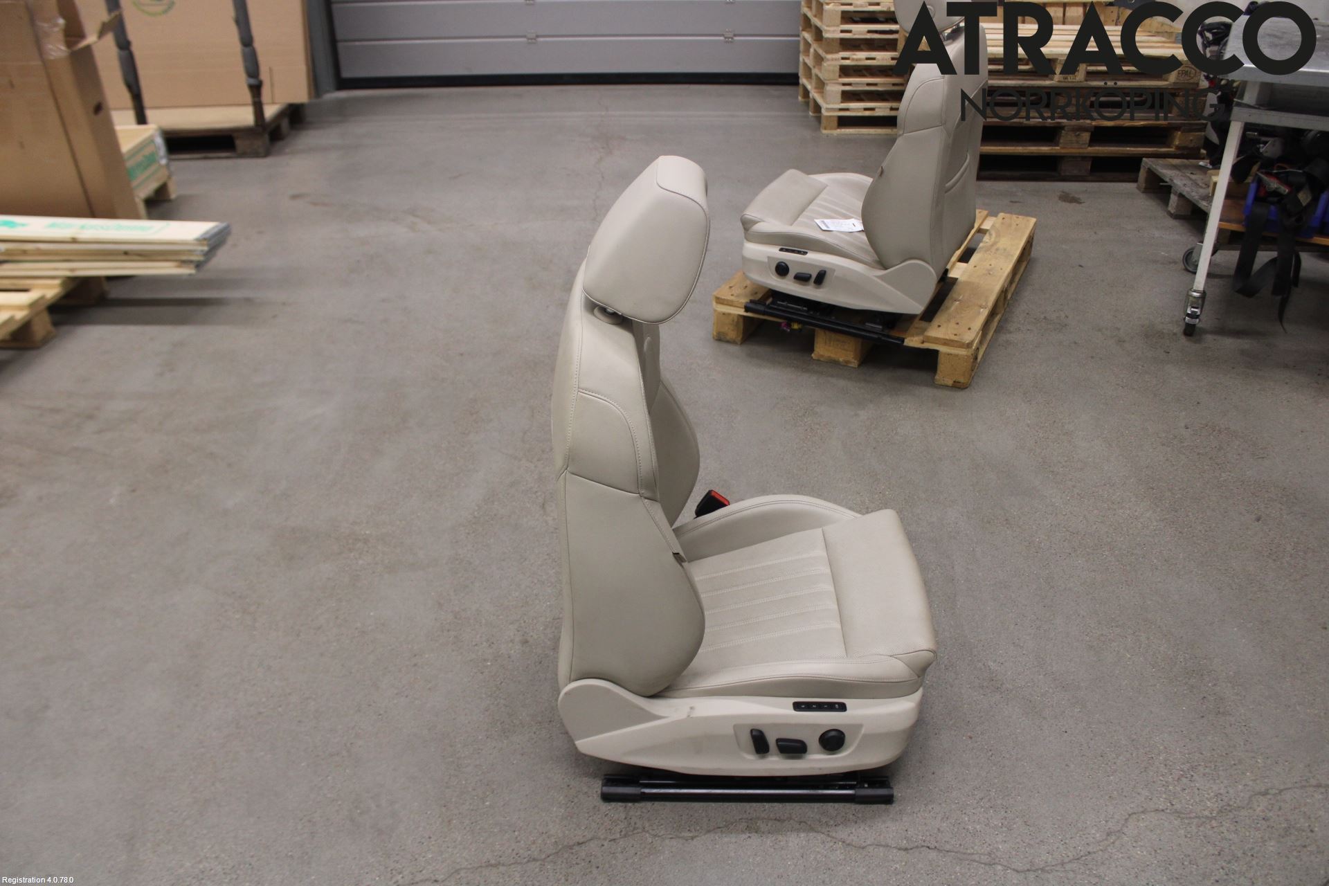 Skoda SUPERB 16-24 Inredning Stol Fram Hö