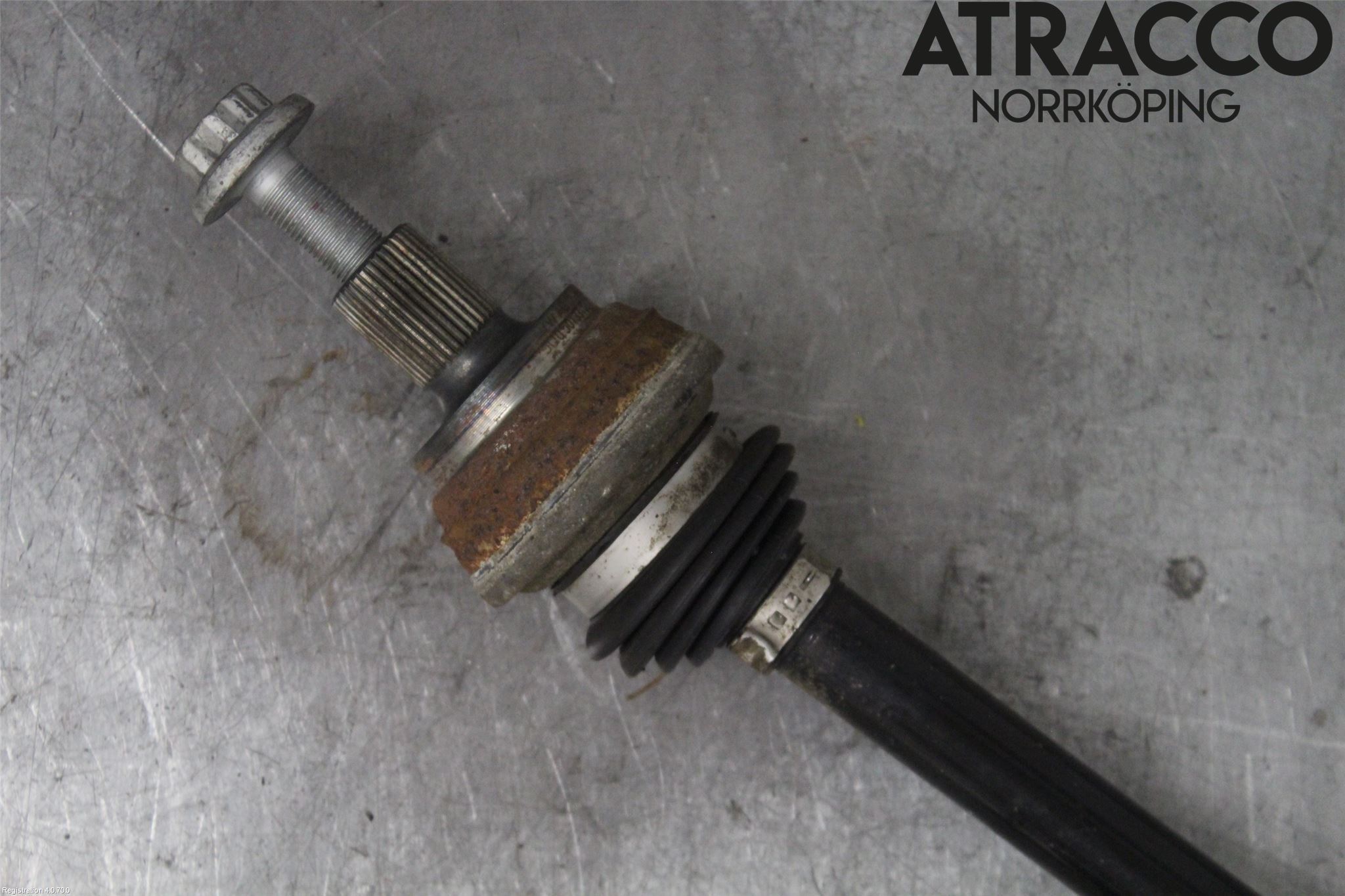 Volkswagen VW TIGUAN 16-24 Drivaxel Bak Vänster