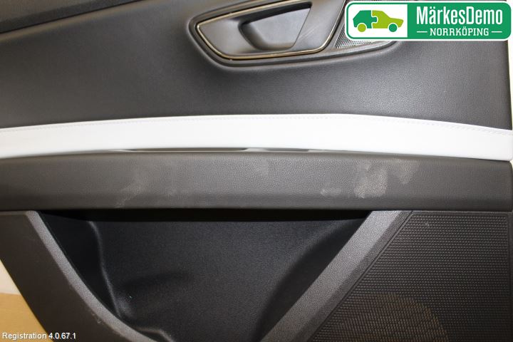 Seat LEON 13-20 Dörrklädsel Vä