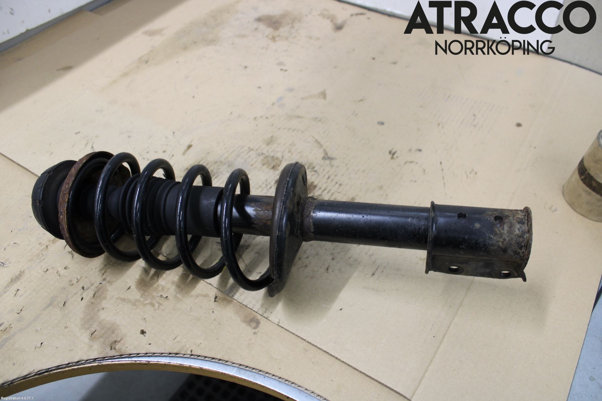 Dacia SANDERO 09-13 Fjäderben Fram Höger