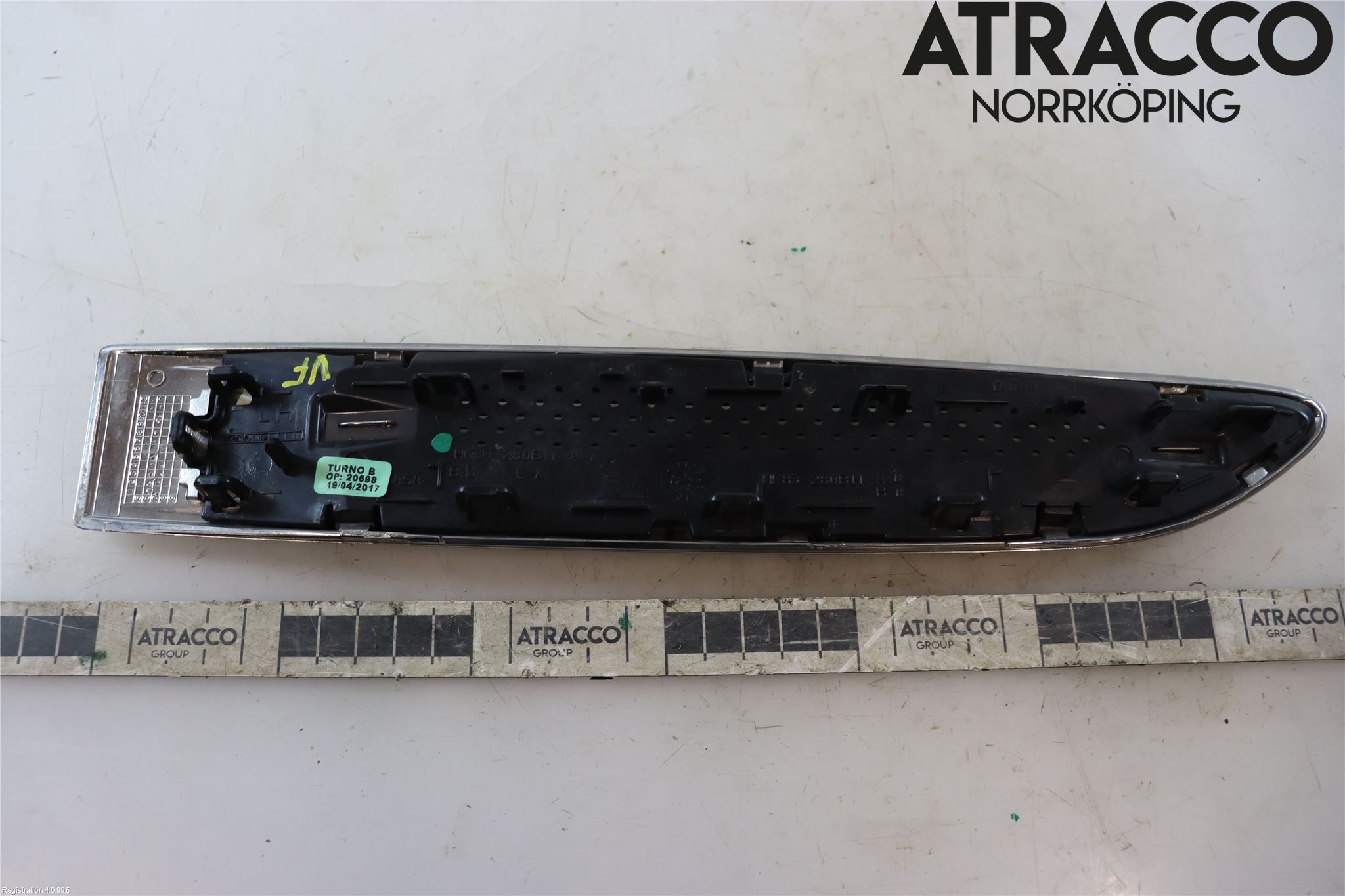 Jaguar F-PACE List Framskärm Vä