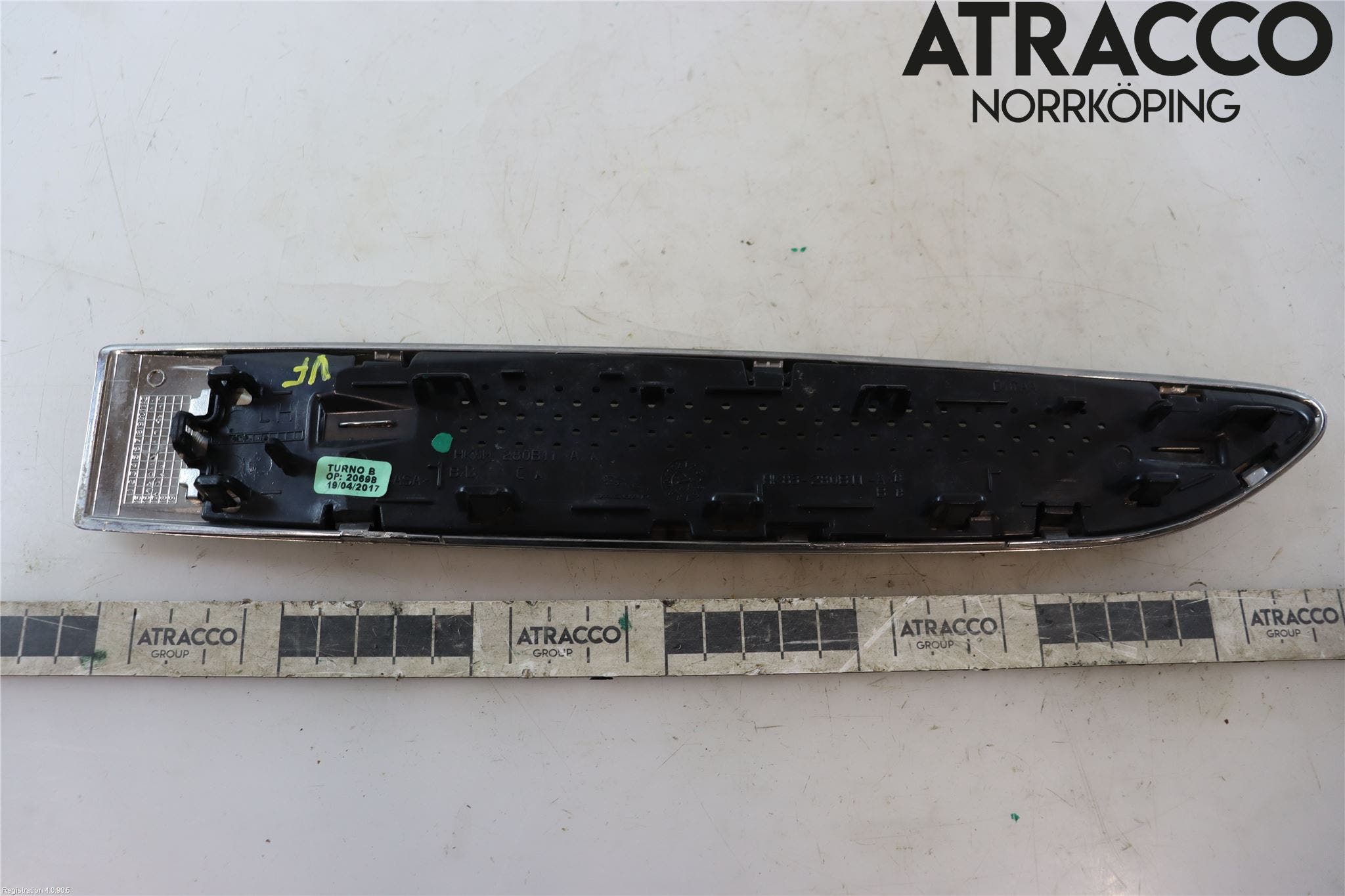 Jaguar F-PACE List Framskärm Vä