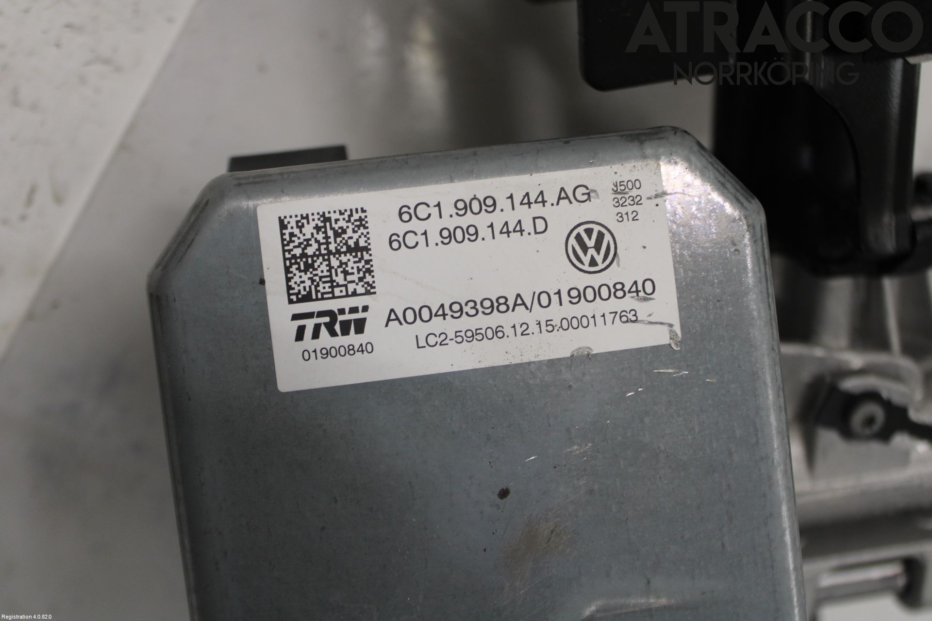 Volkswagen VW POLO 10-17 Rattaxelagg Med Inb Servo