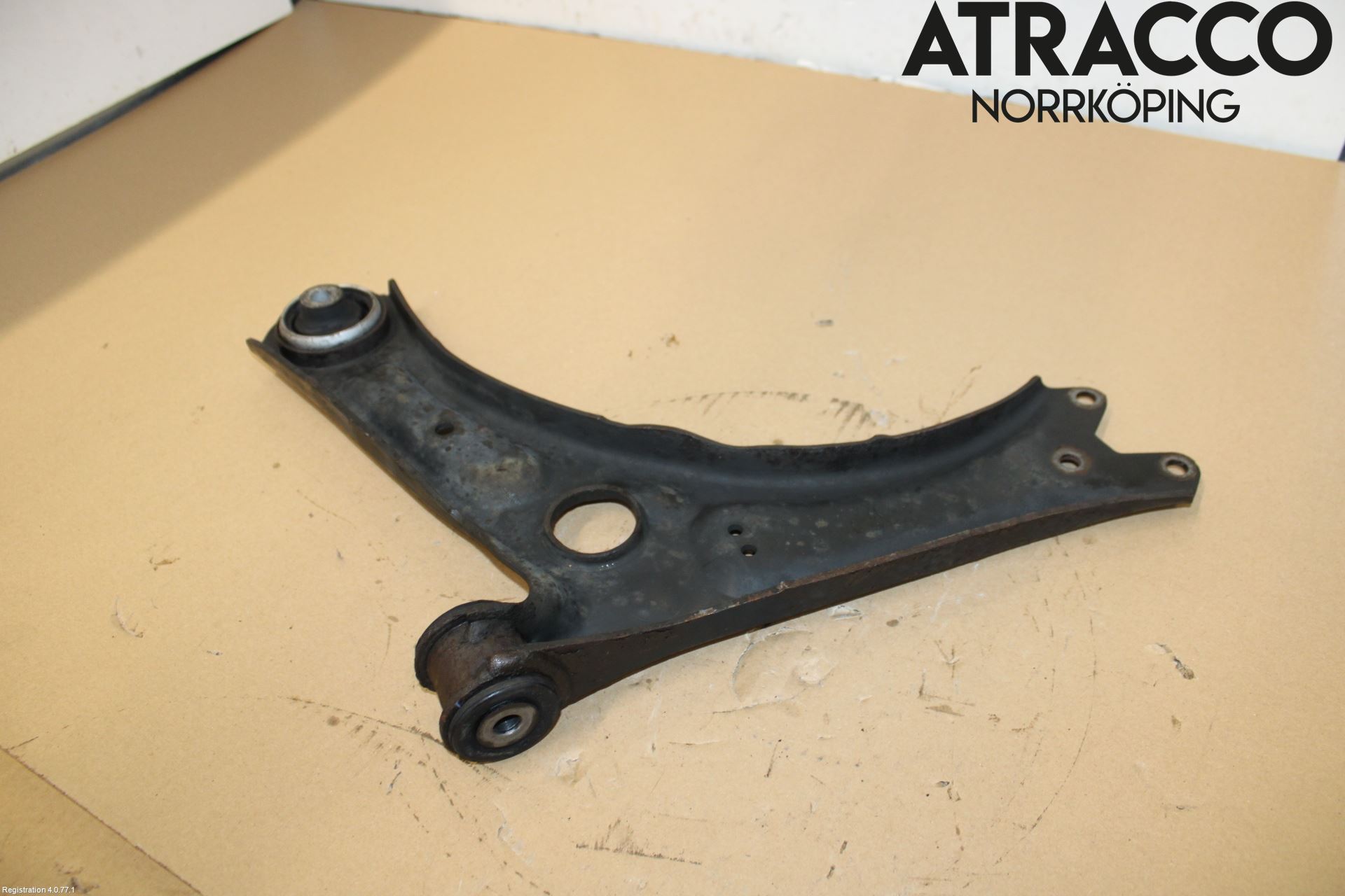 Volkswagen VW CADDY      04-10 Bärarm Fram Undre Hö