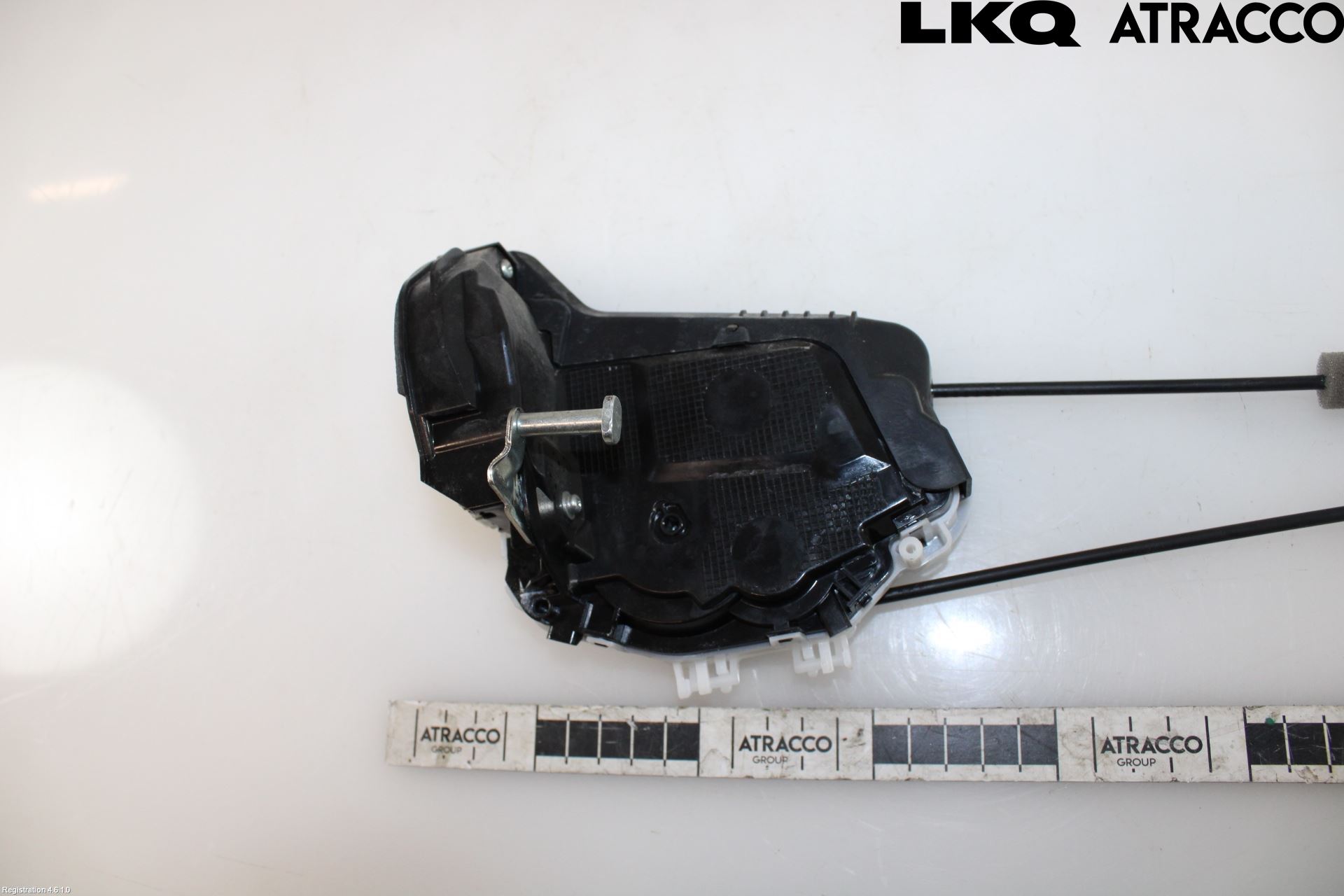 Toyota YARIS CROSS XP21 21- Låskista-Dörrlås