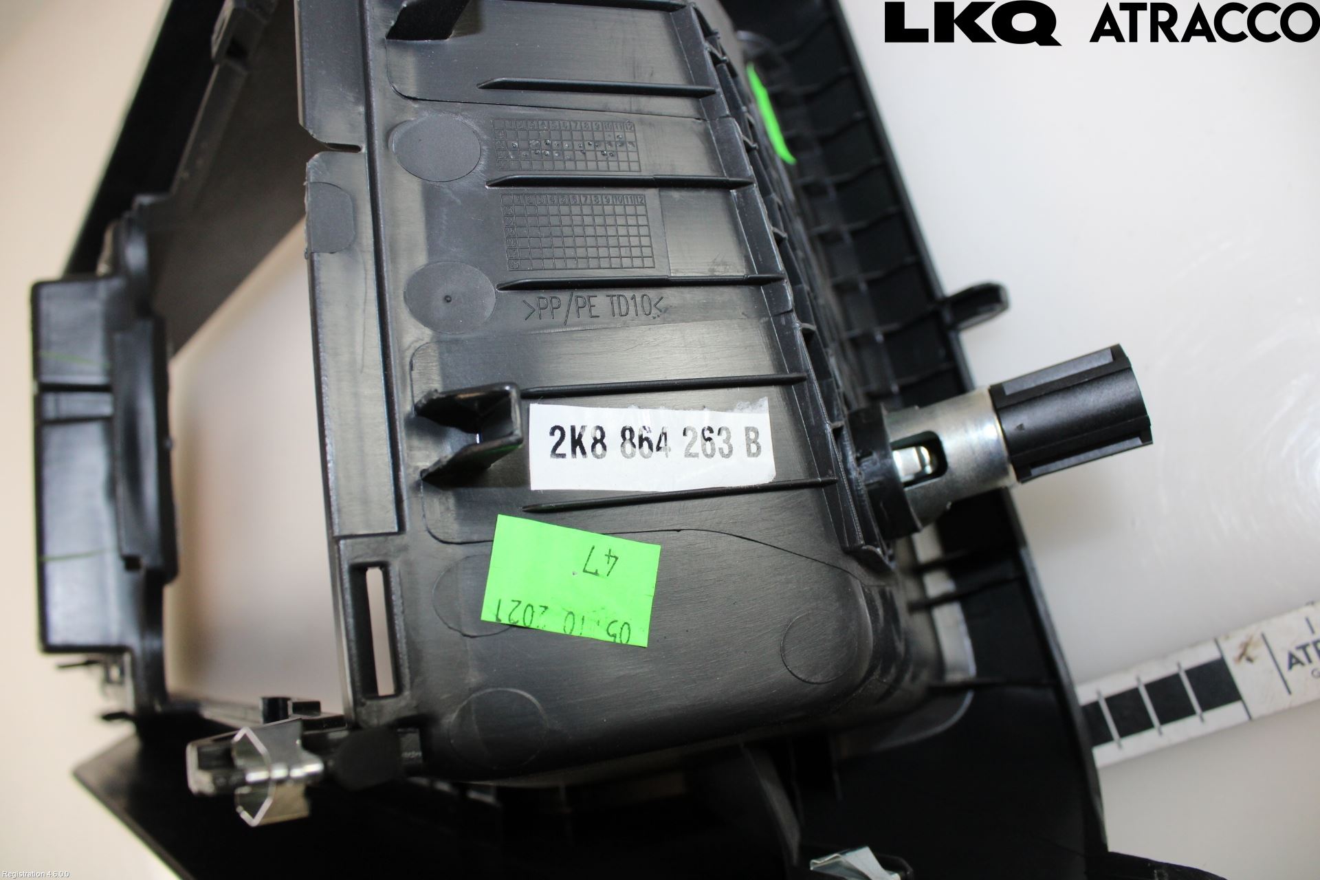 Volkswagen VW CADDY 21- Instrumentkonsoll Mitt