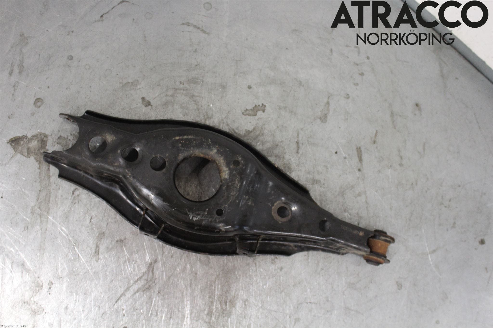 Toyota AURIS 13-19 Bärarm Bak Vänster