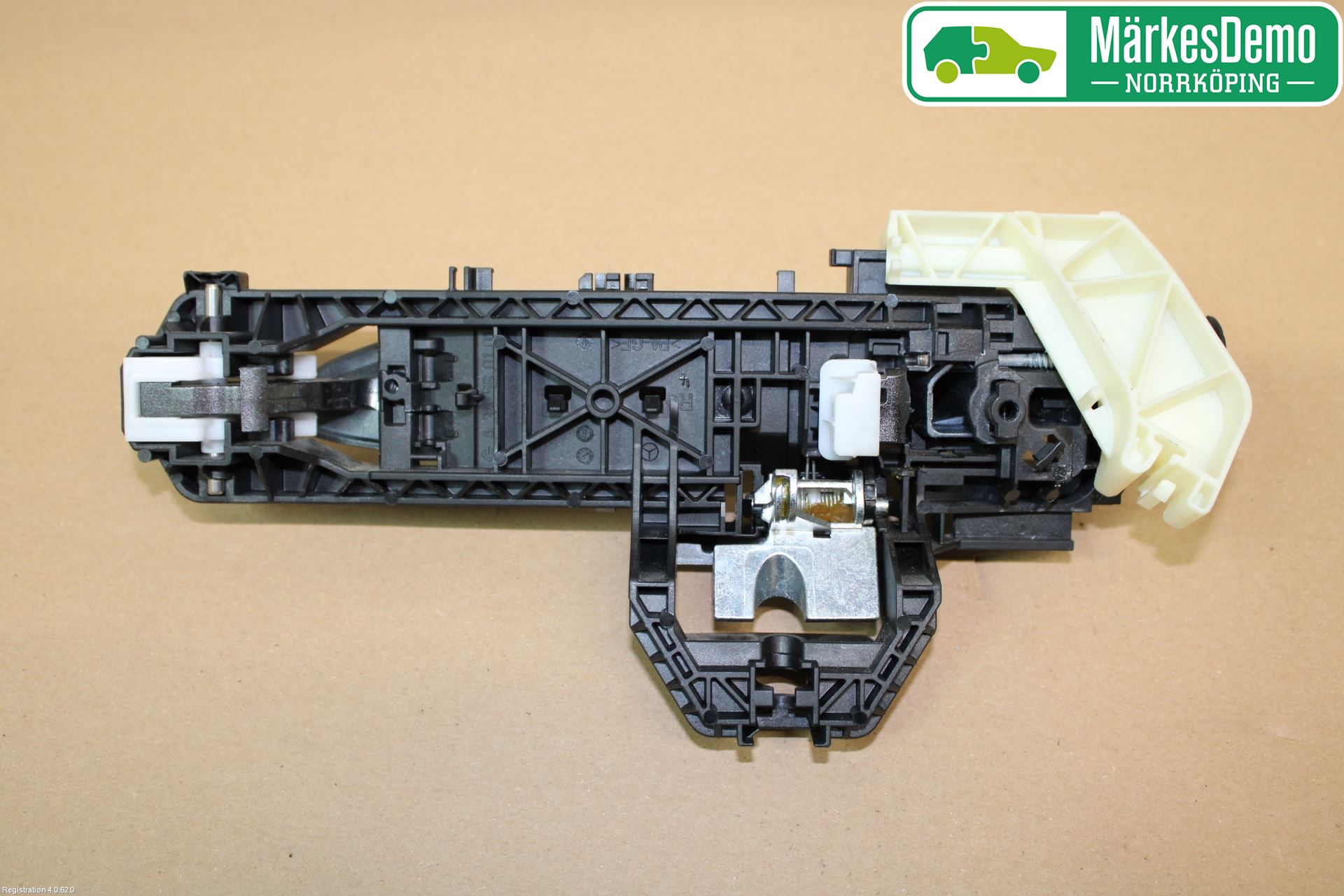 Mercedes-Benz MB E-KLASS (W212) 09-16 Dörrhandtag Yttre Hö