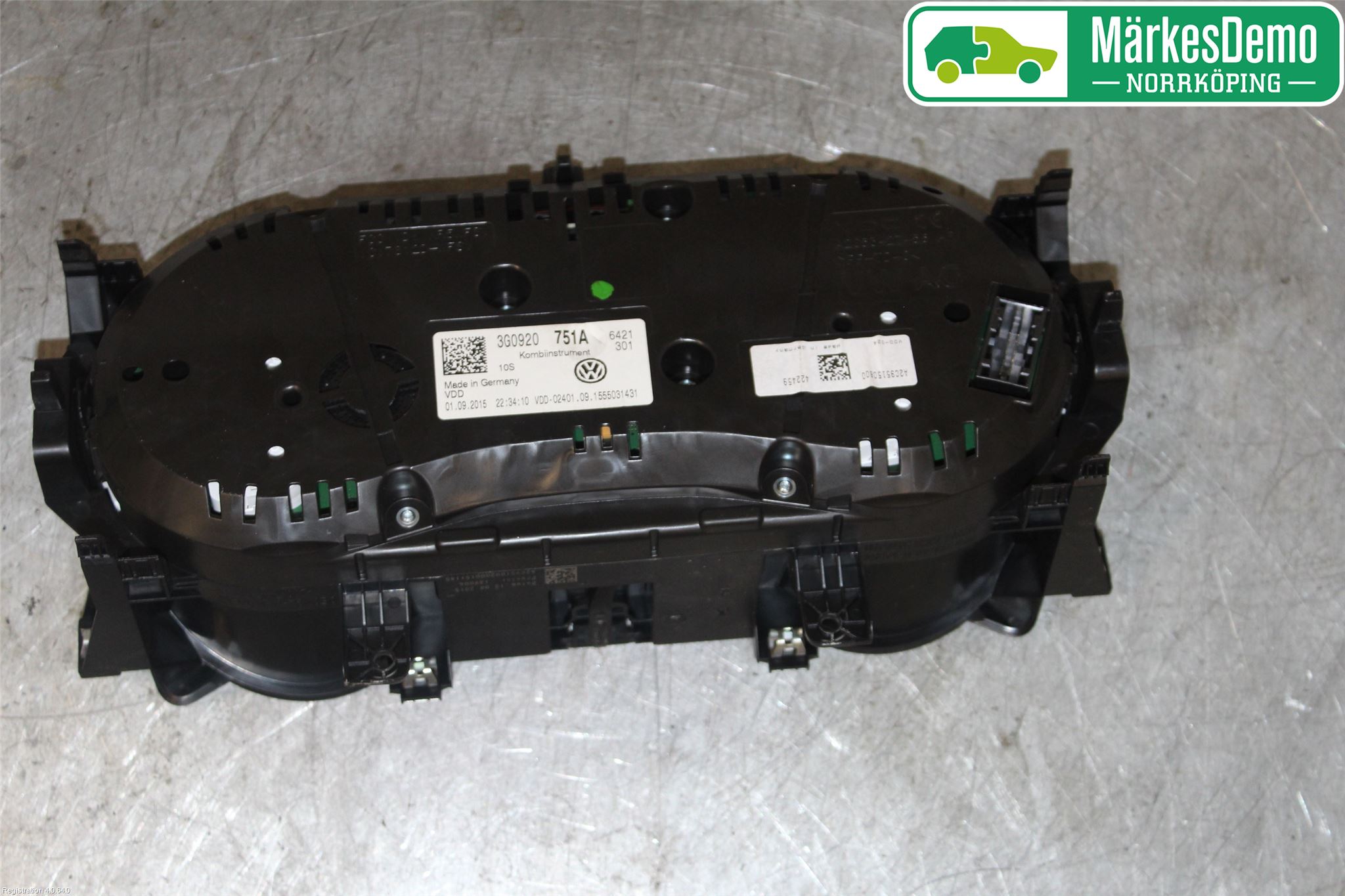 Volkswagen VW PASSAT 15-19 Instrument Komb