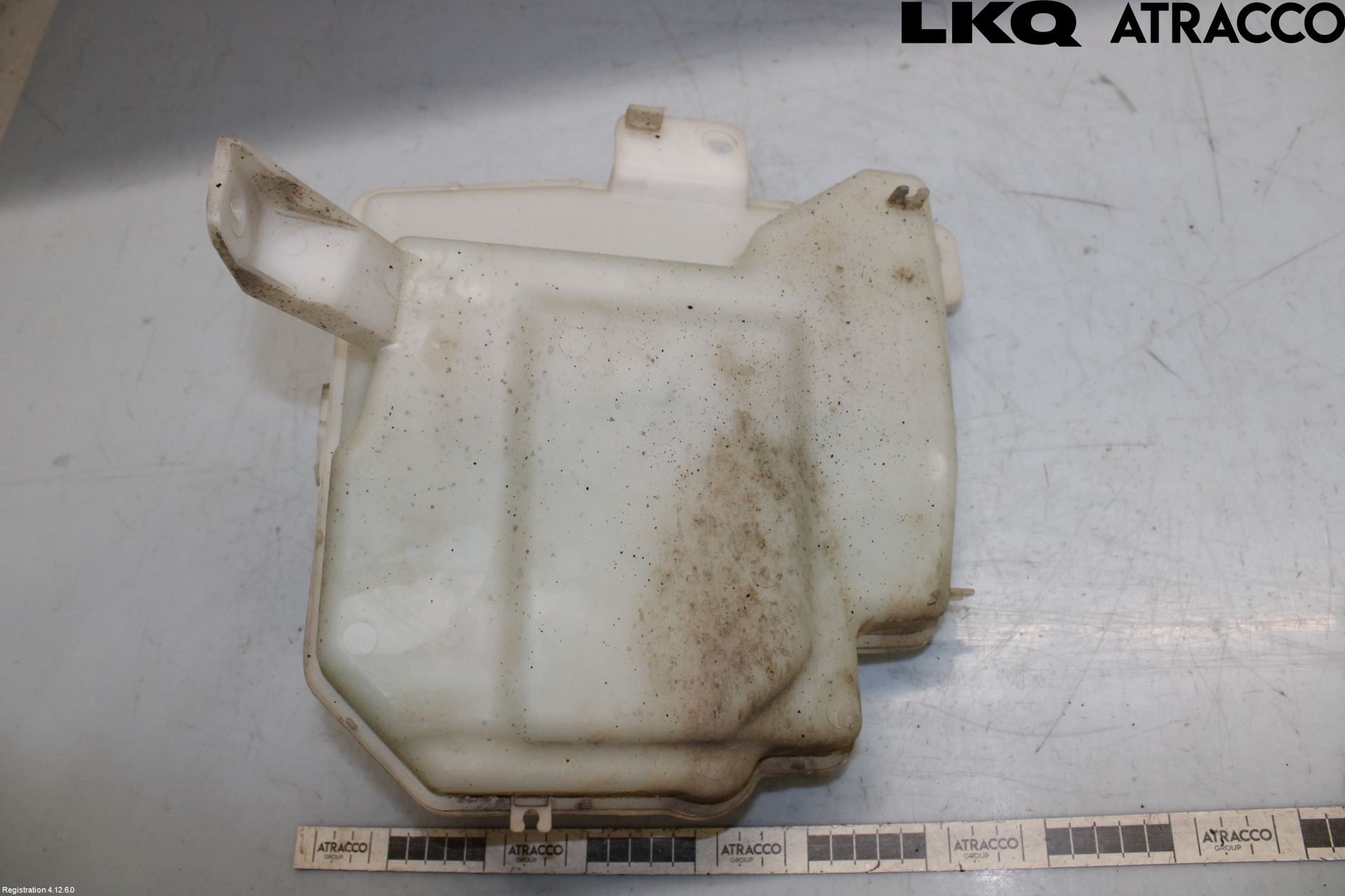 Mitsubishi OUTLANDER 13-21 Spolartank Vindruta-Strål