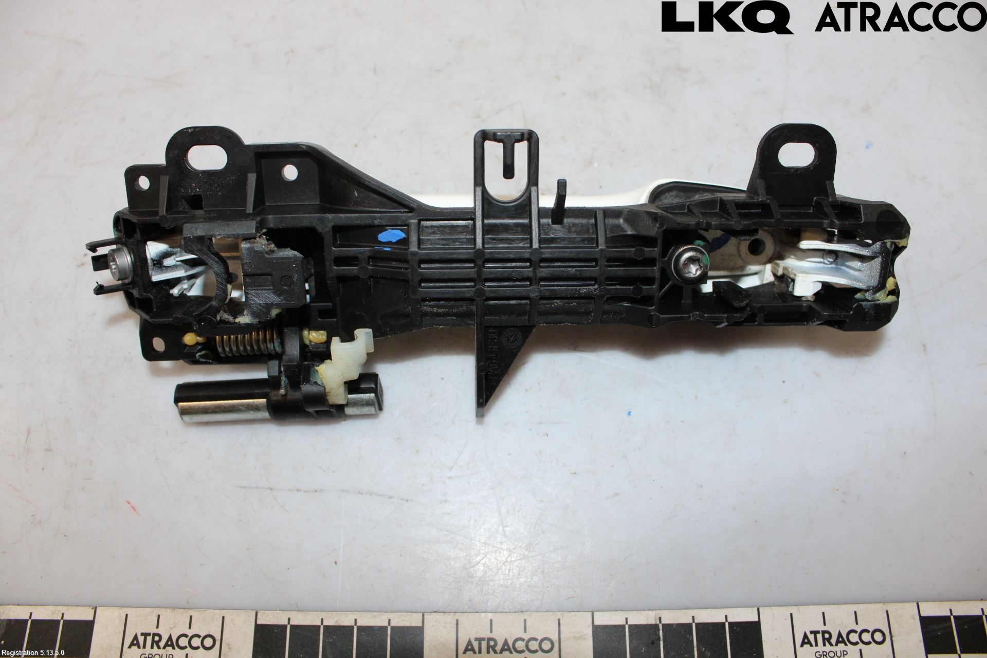 Toyota YARIS XP130 12-14 Dörrhandtag Yttre Hö