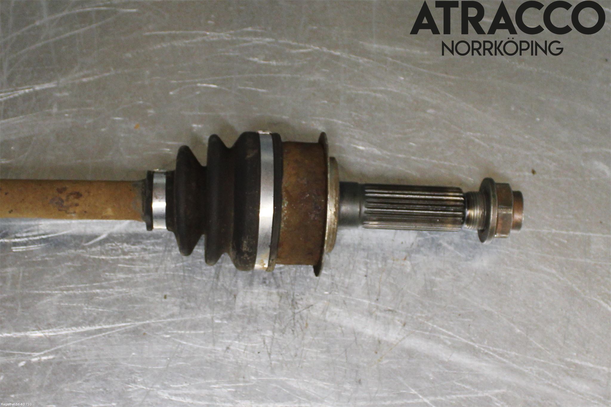 Subaru LEGACY    04-06 Drivaxel Bak Höger