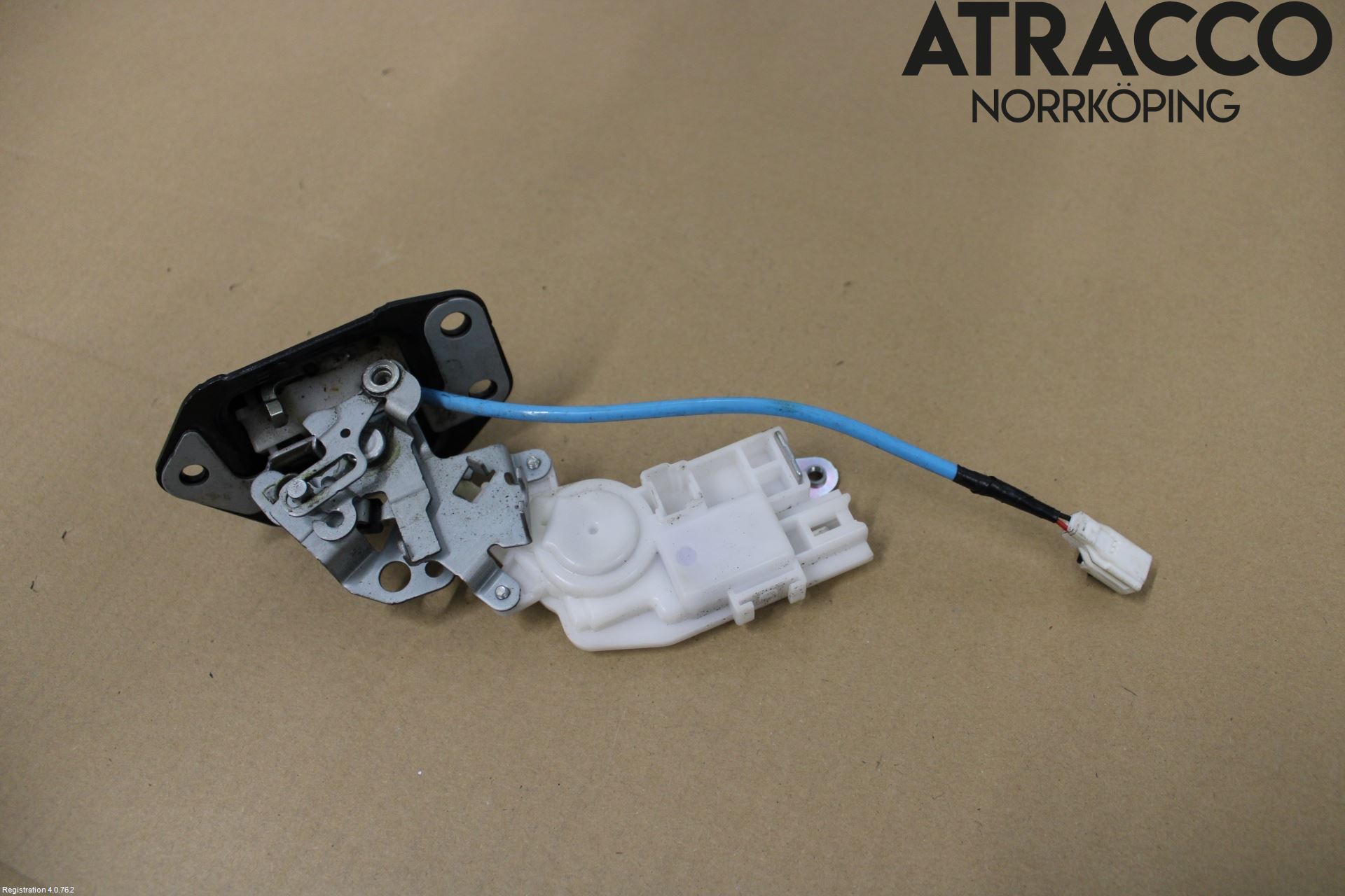 Nissan NOTE E12 14-20 Låskista Baklucka