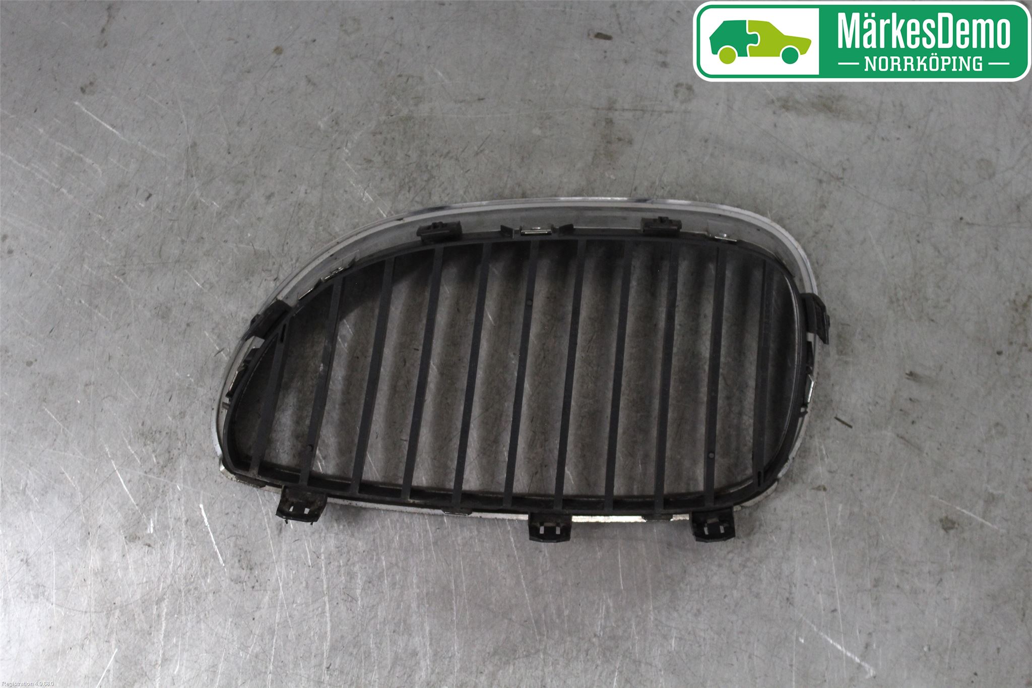 BMW 5 E60/61 Sed/Tou 02-10 Grilldel Höger